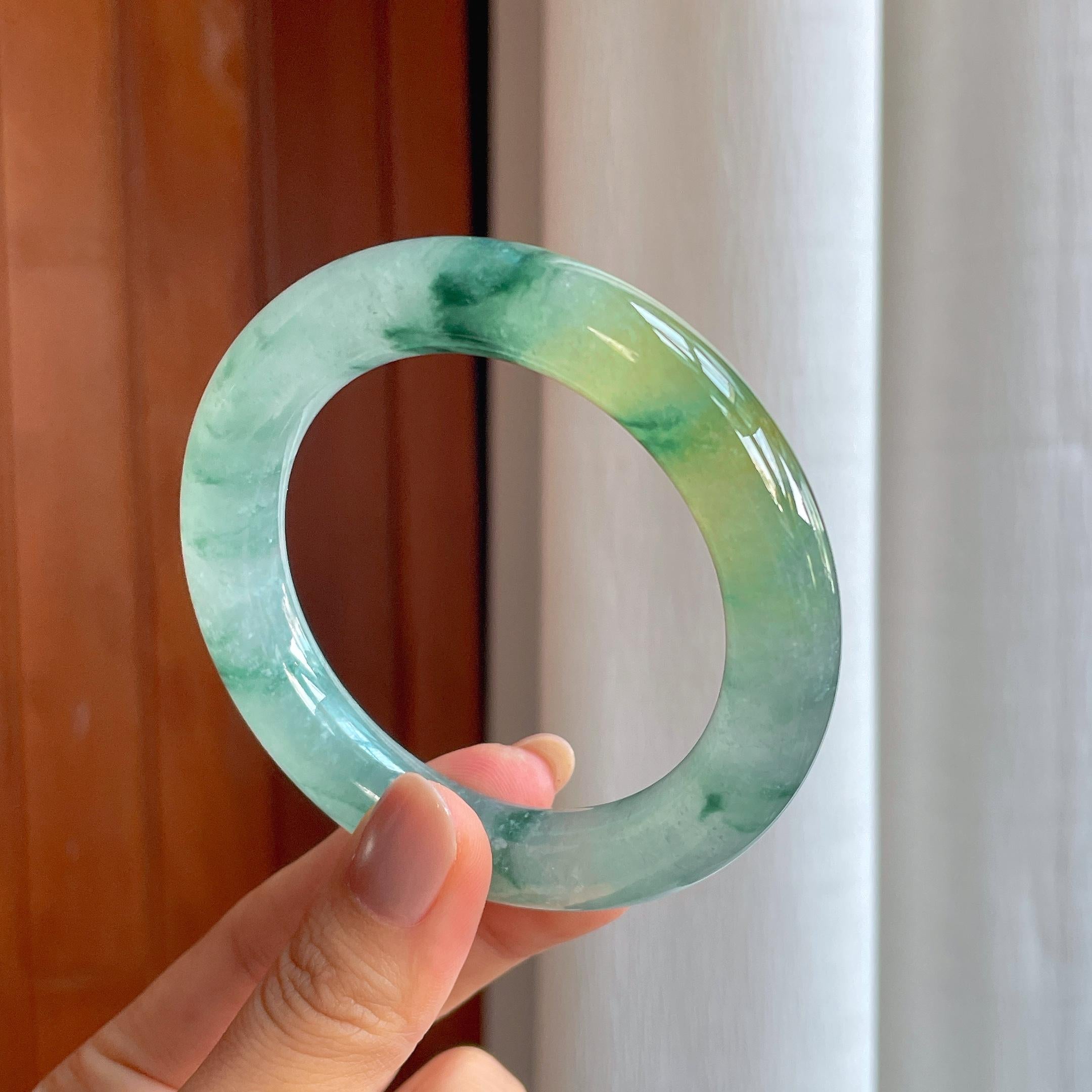 冰种飘花带黄翡翡翠圆条手镯（56mm）（yc402793）