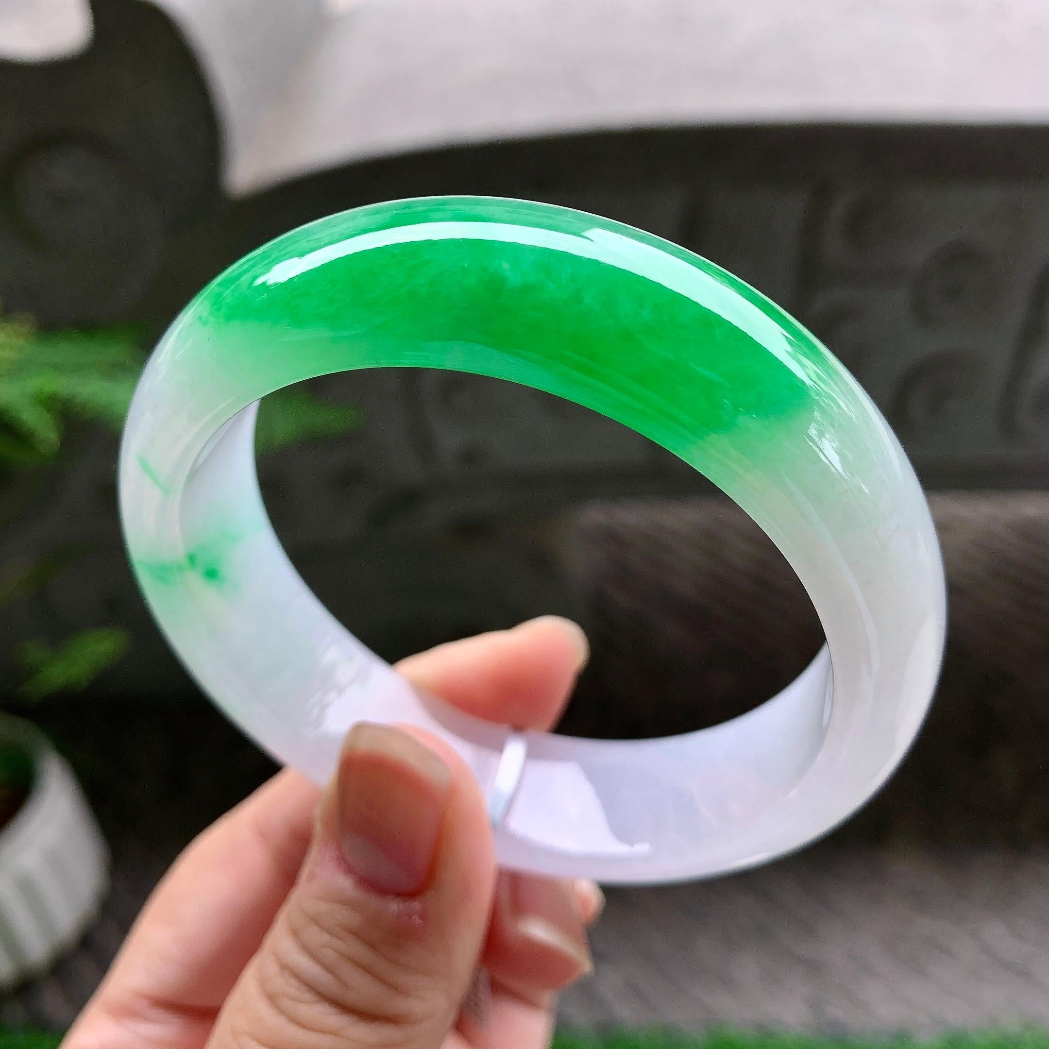 糯冰种飘阳绿宽版轮胎手镯（58.7mm）（yc253724）