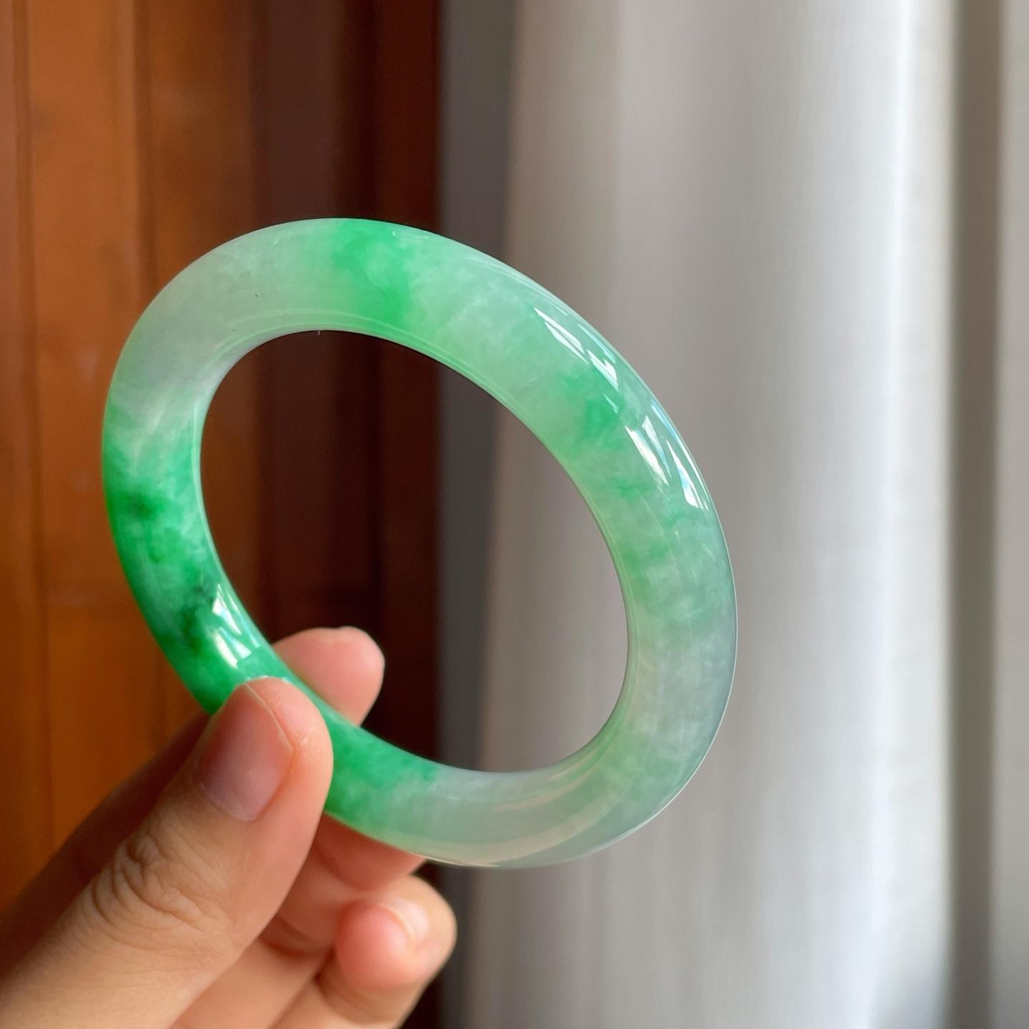 糯冰带色翡翠圆条手镯（56mm）（yc225114）