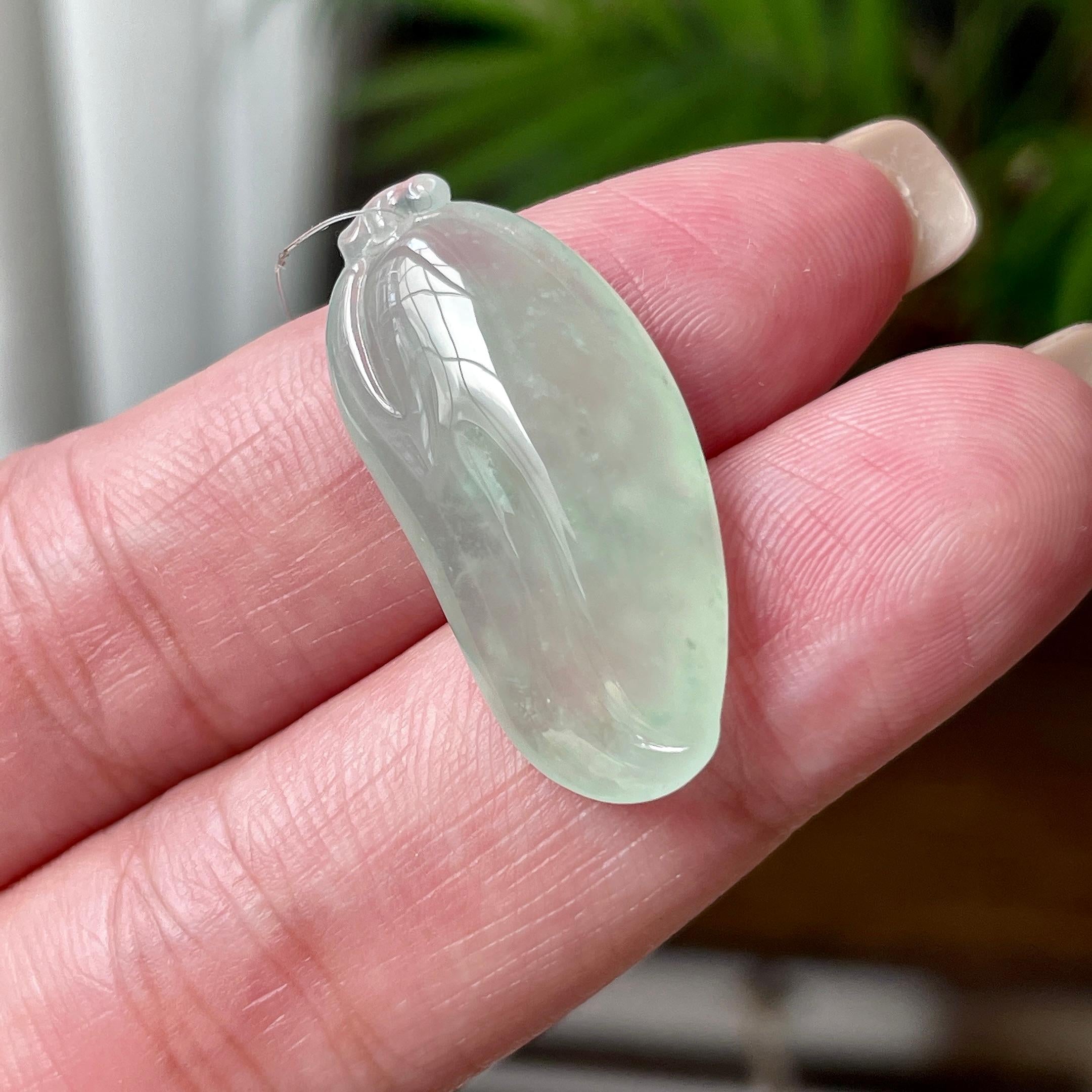 糯冰种淡晴水福瓜吊坠  天然缅甸A货翡翠（yc456995）