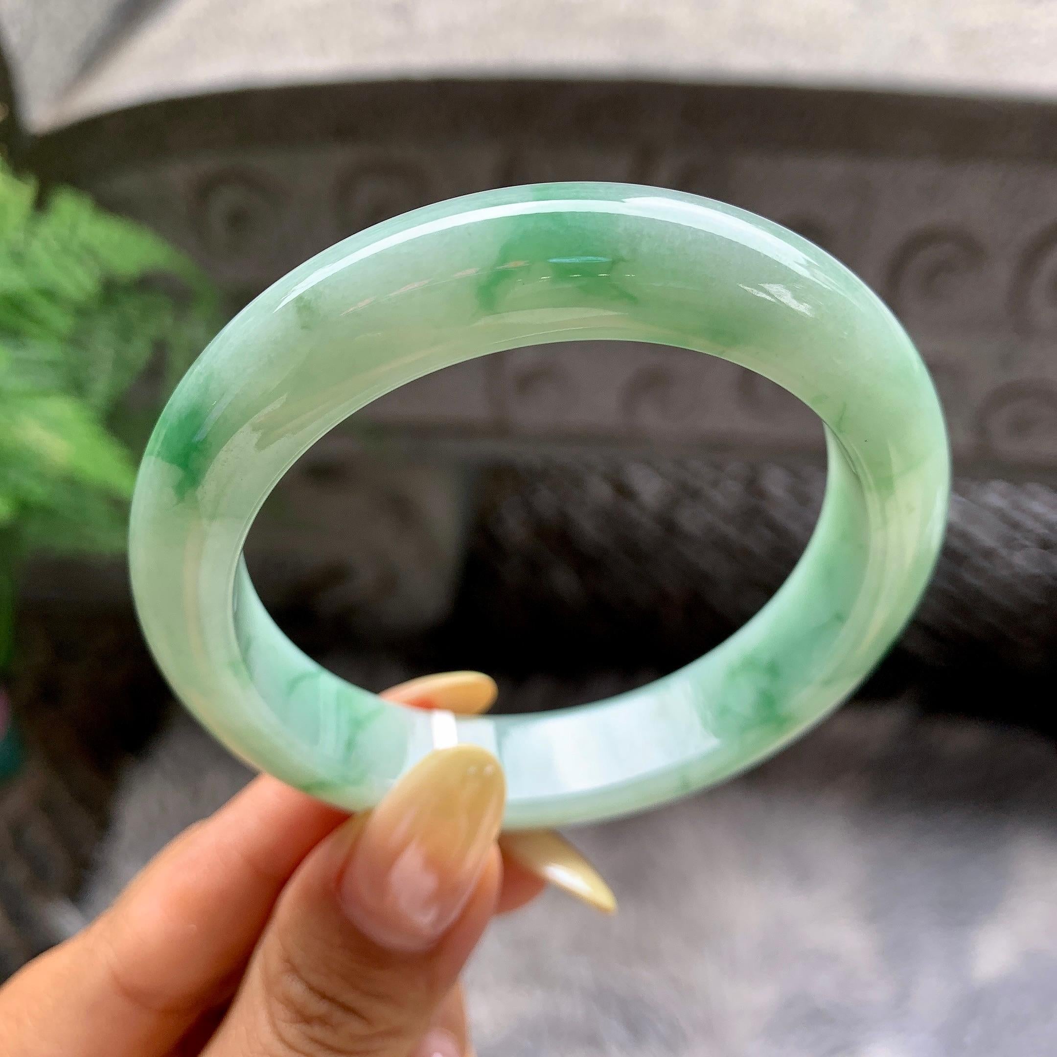细糯种晴底飘花正圈平安镯56.2圈 天然缅甸A货翡翠（yc481908）