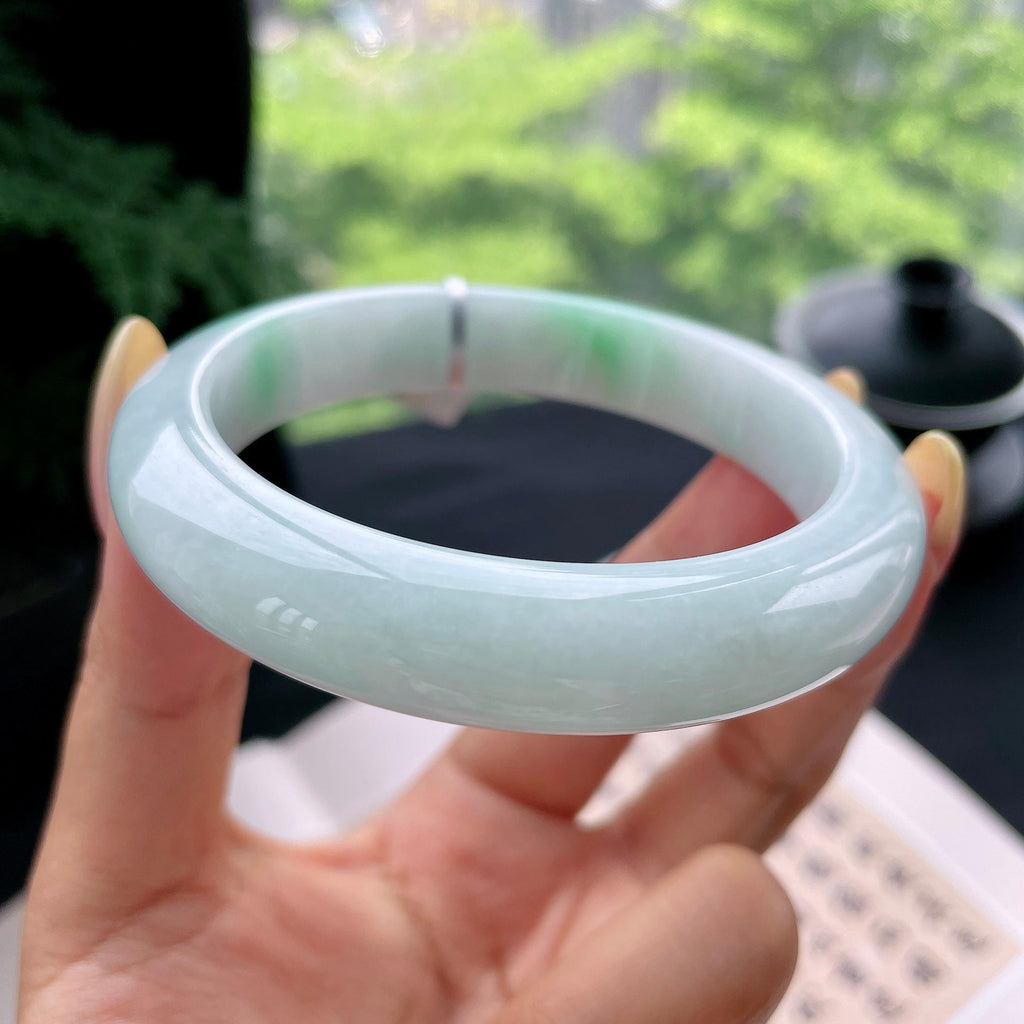 大圈口 细糯种飘绿正圈平安镯60圈 天然缅甸A货翡翠（yc473055）