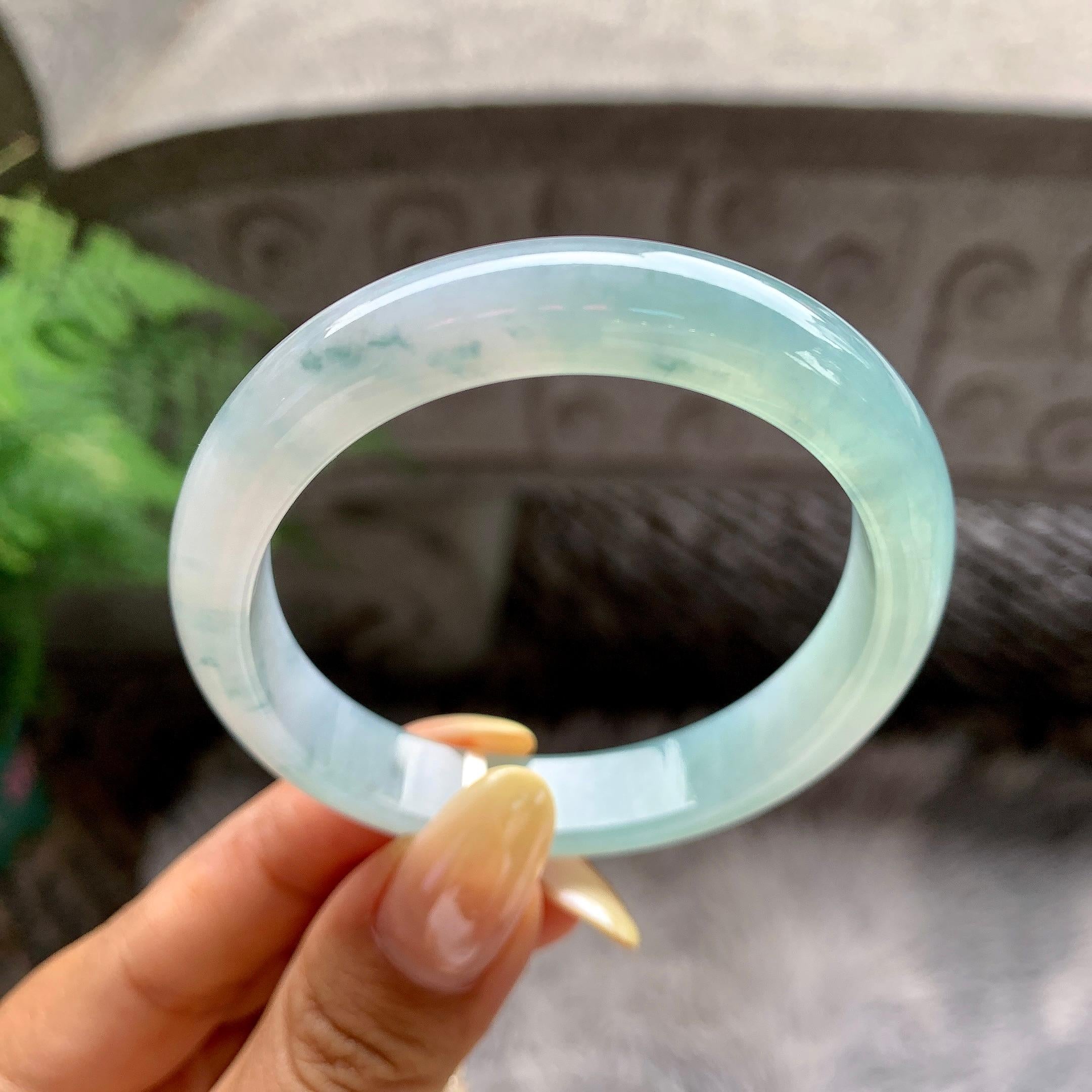 细糯种蓝水贵妃手镯55.5圈 天然缅甸A货翡翠（yc481905）