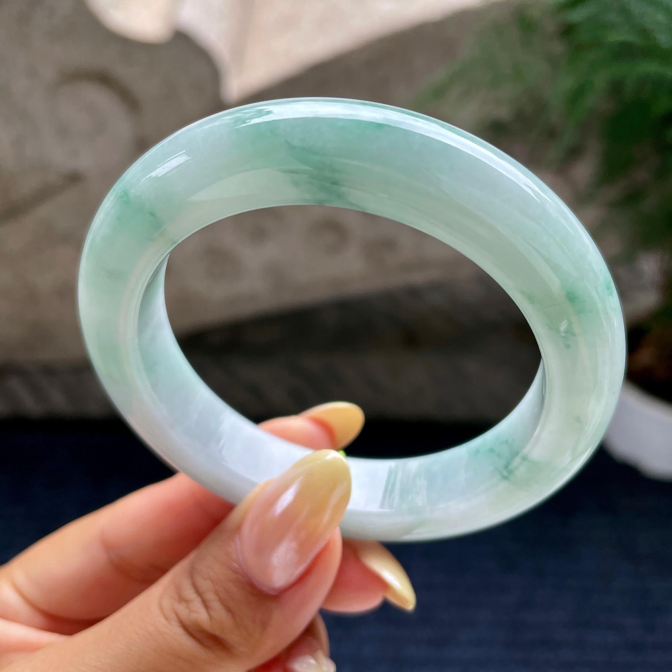 细糯种飘花正圈平安镯55圈           天然缅甸A货翡翠（yc460641）