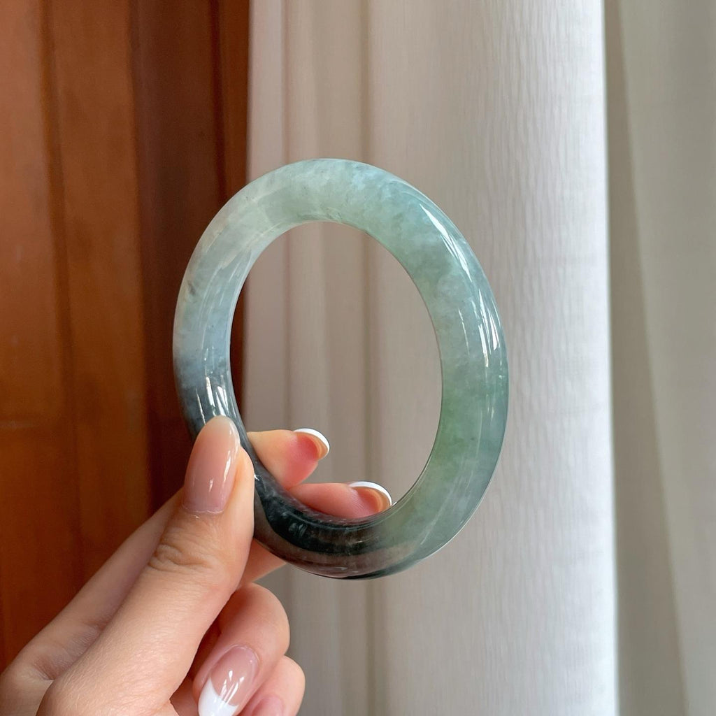 糯冰带色乌鸡翡翠圆条手镯（57mm)（yc373892）