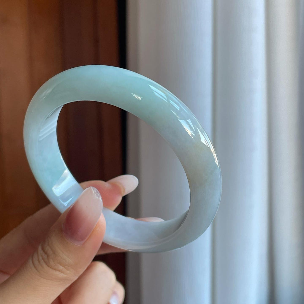 细糯种淡晴底翡翠平安镯（57.8mm）（yc266500）