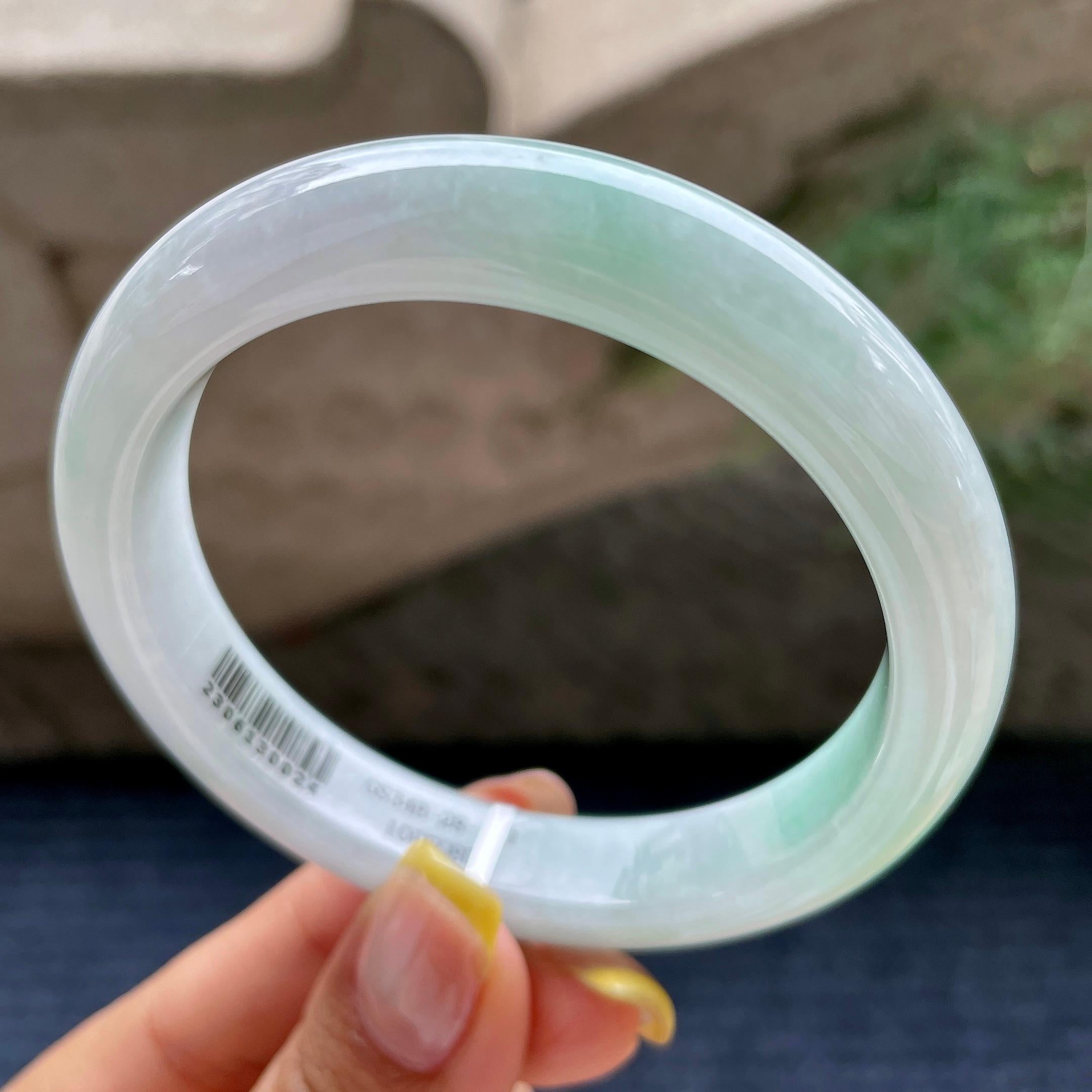 细糯种飘绿正圈平安镯57.8圈     天然缅甸A货翡翠（yc376079）