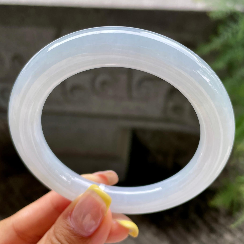 细糯种带底色圆条手镯55.8圈      天然缅甸A货翡翠（yc383113）