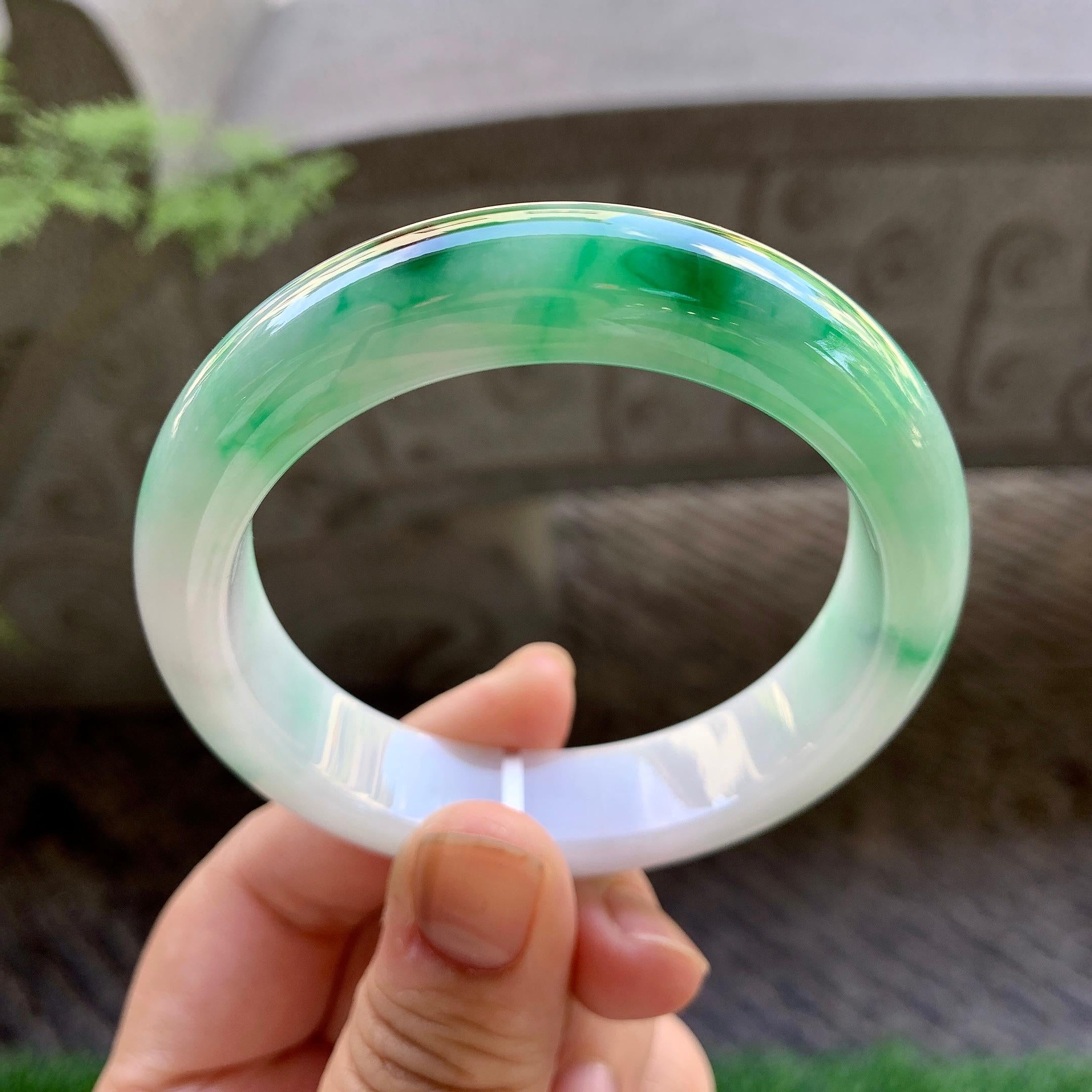 细糯种飘阳绿宽版轮胎手镯（56.8mm）（yc213157）