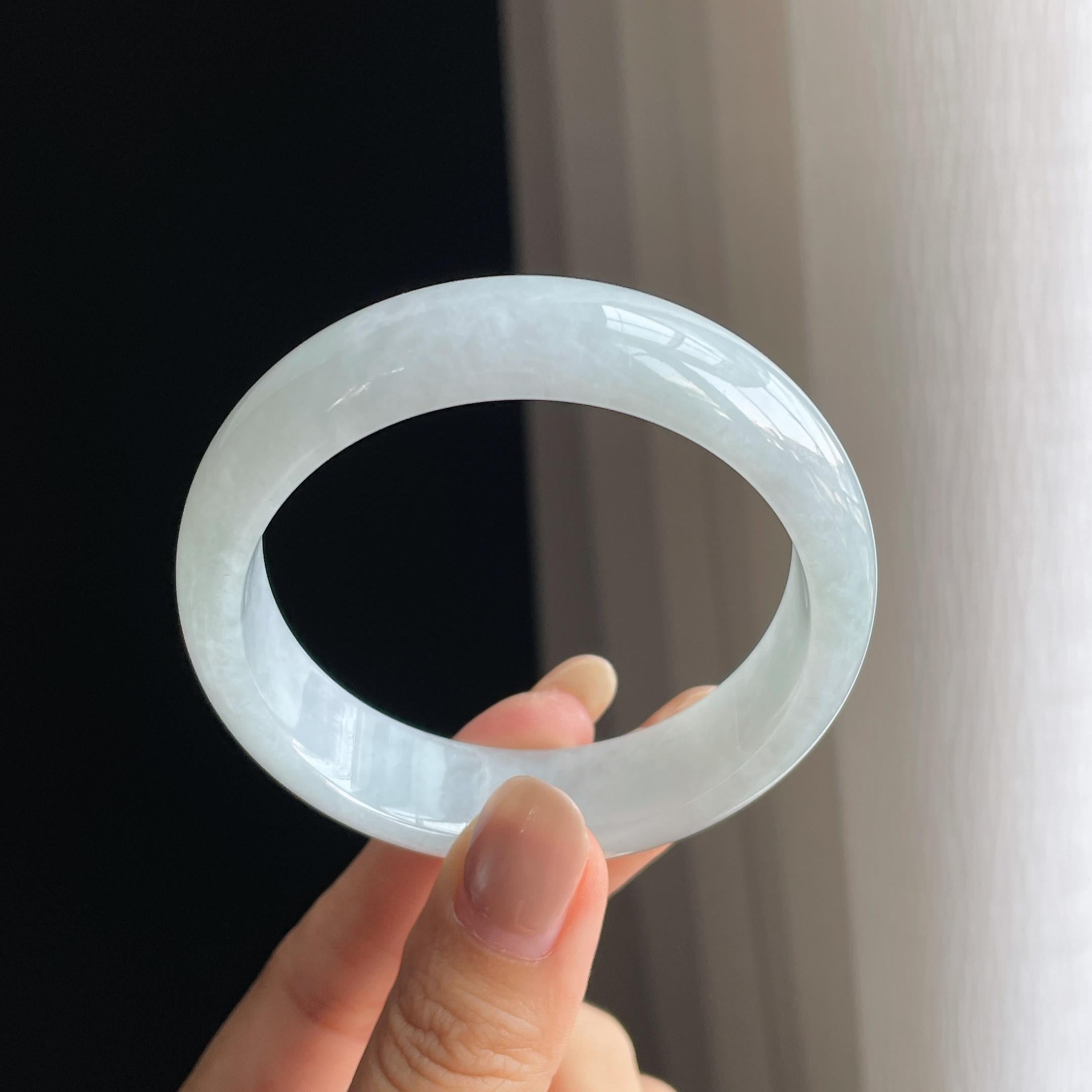 糯冰宽版白月光翡翠手镯55圈（yc428204）