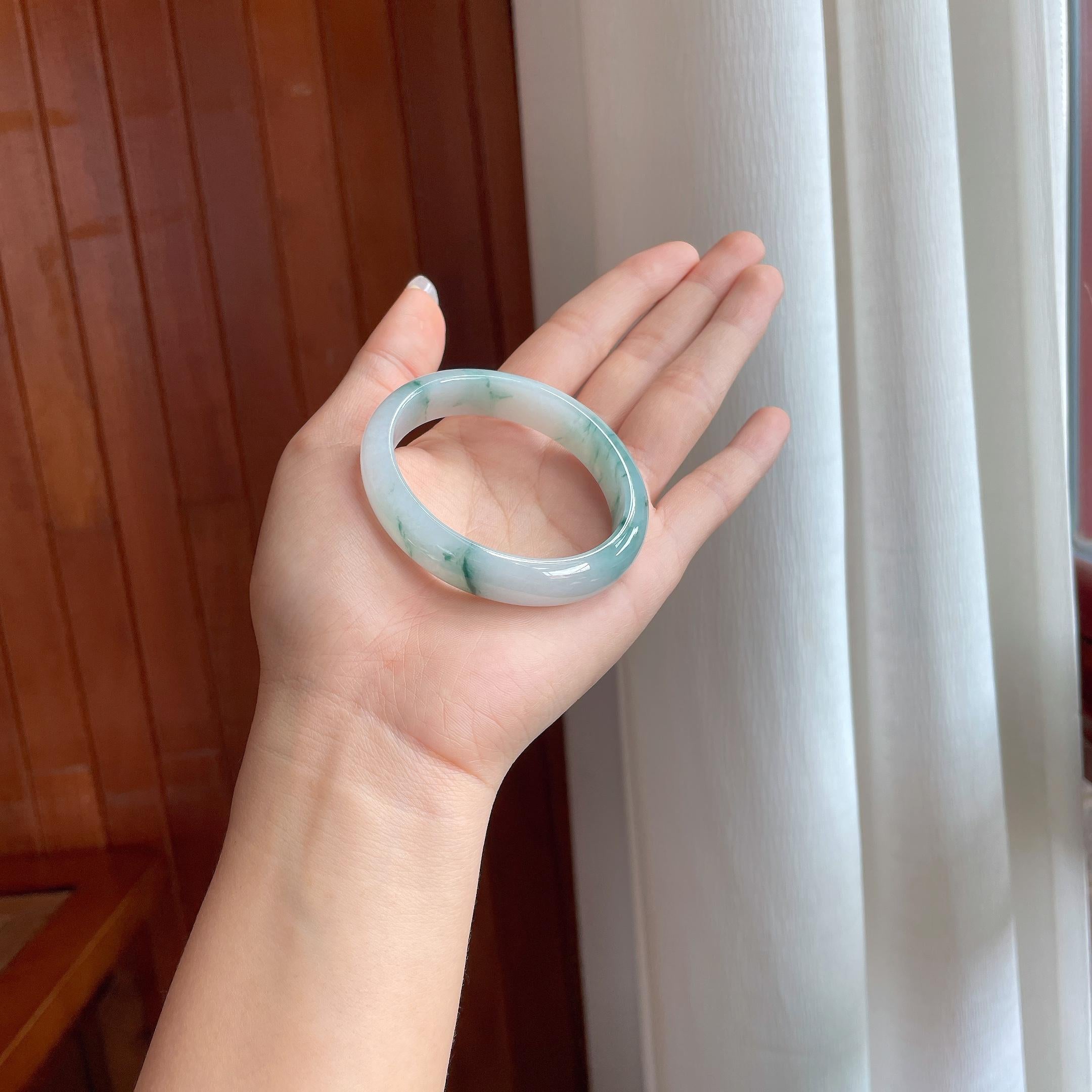 糯冰翡翠飘花贵妃镯（55mm）（yc346547）