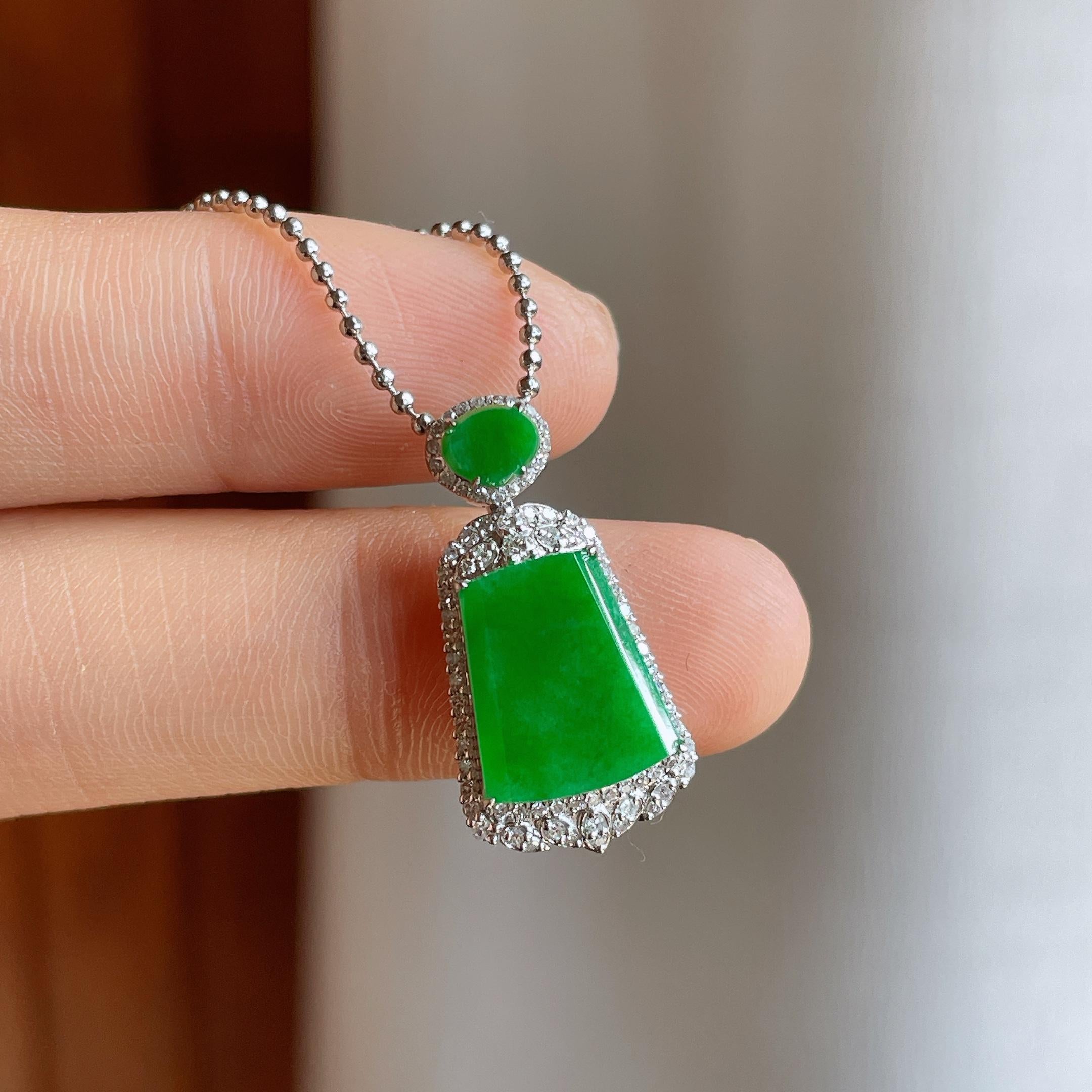 18k 金镶糯冰种满绿翡翠无事牌（yc314125）