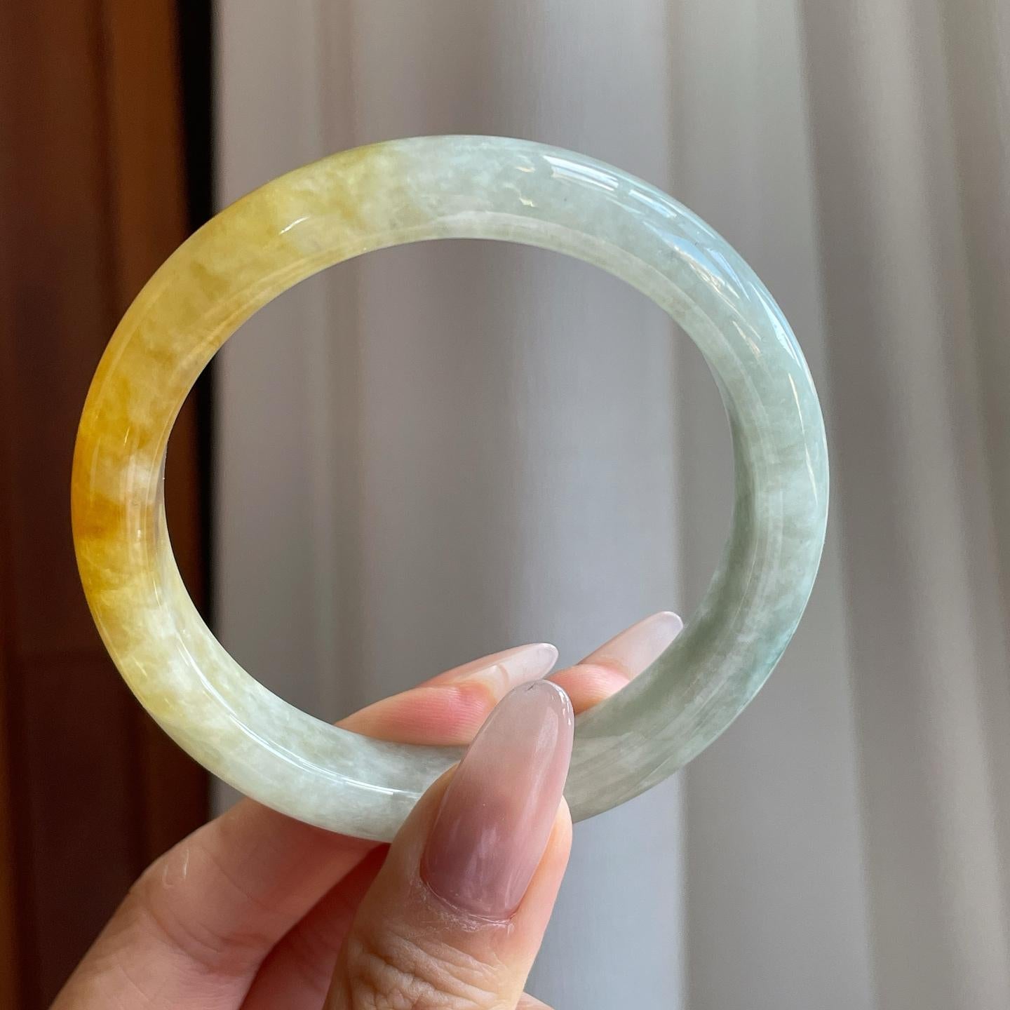 糯冰带黄翡翡翠平安镯（56.6mm）（yc272877）