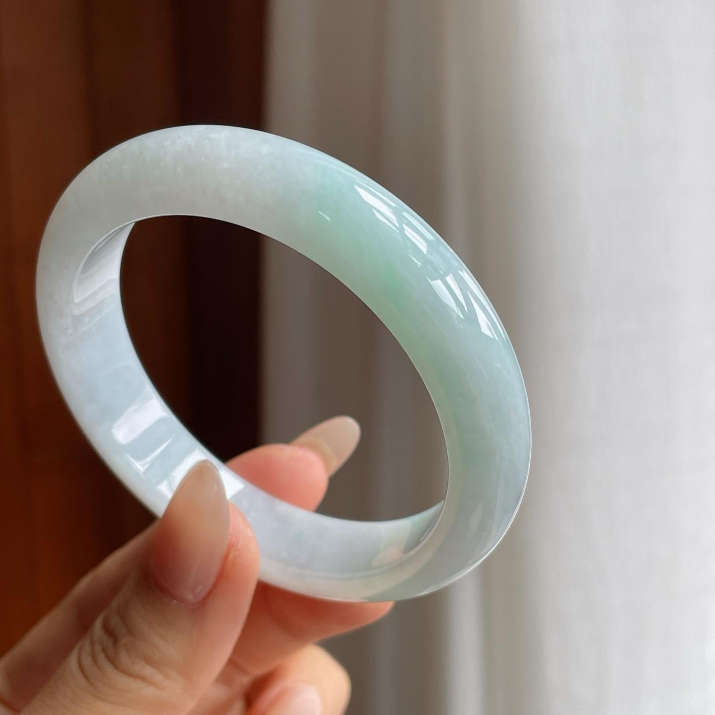 糯种带色翡翠平安镯（56.2mm）（yc240462）