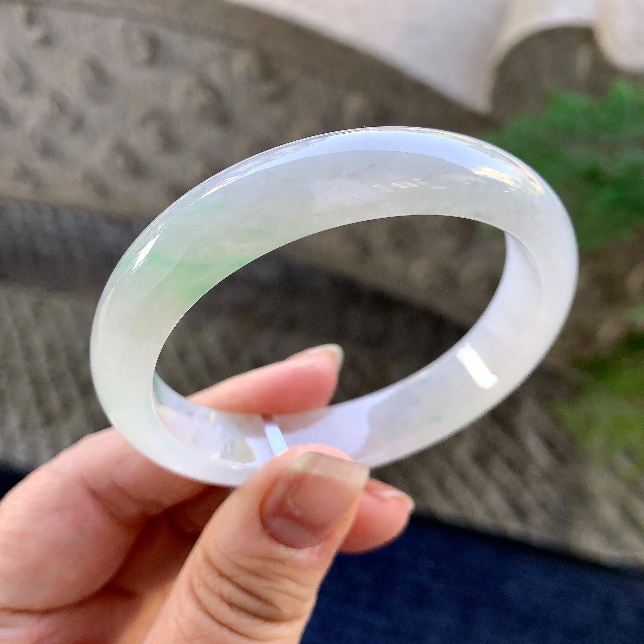 糯冰种白底飘花贵妃手镯（55mm）（yc305699）