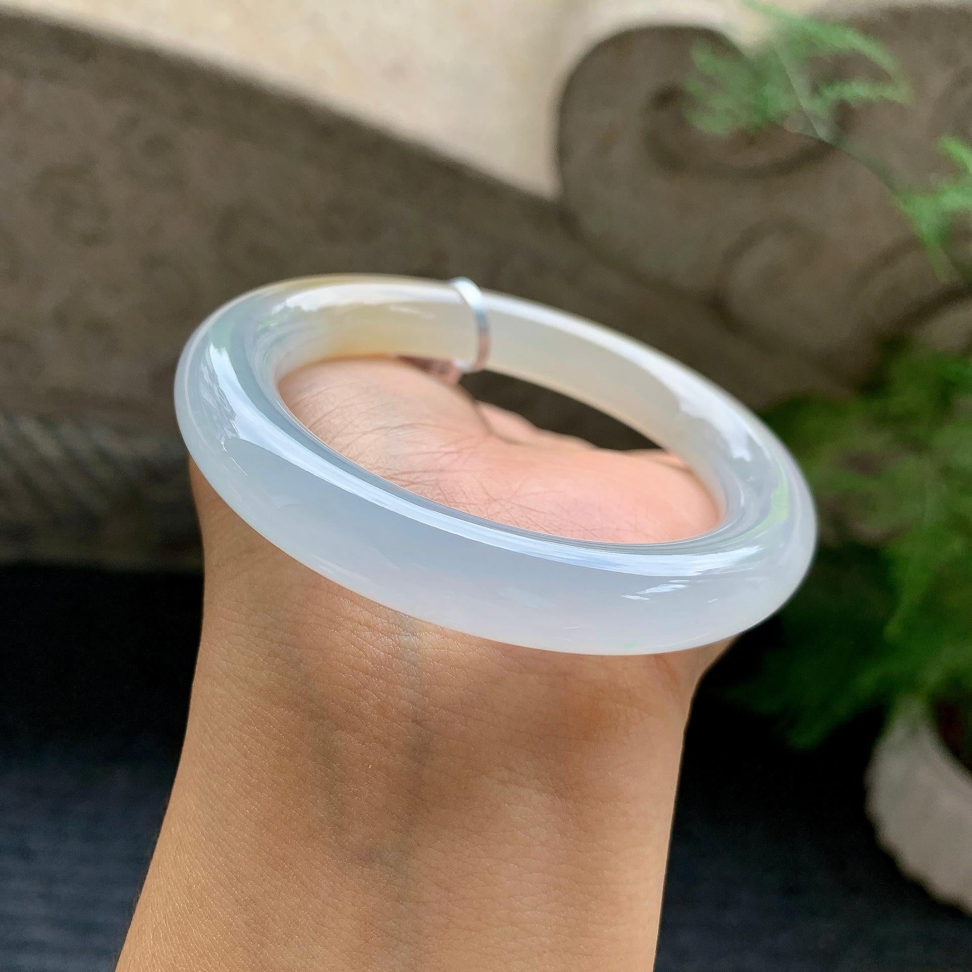 糯冰种飘黄翡圆条手镯（55.3mm）（yc195927）