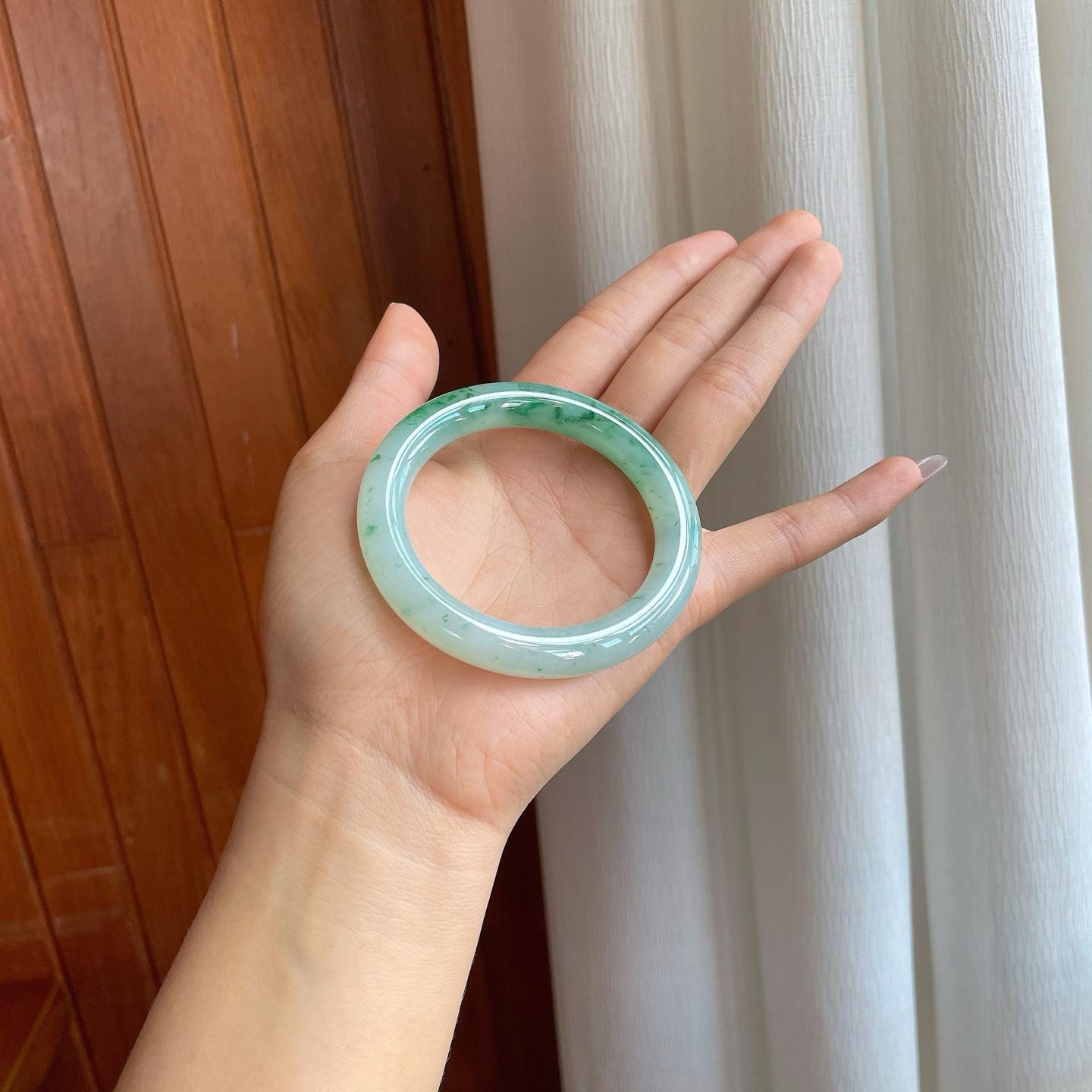 糯冰飘花翡翠圆条手镯（53.6mm）（yc312966）