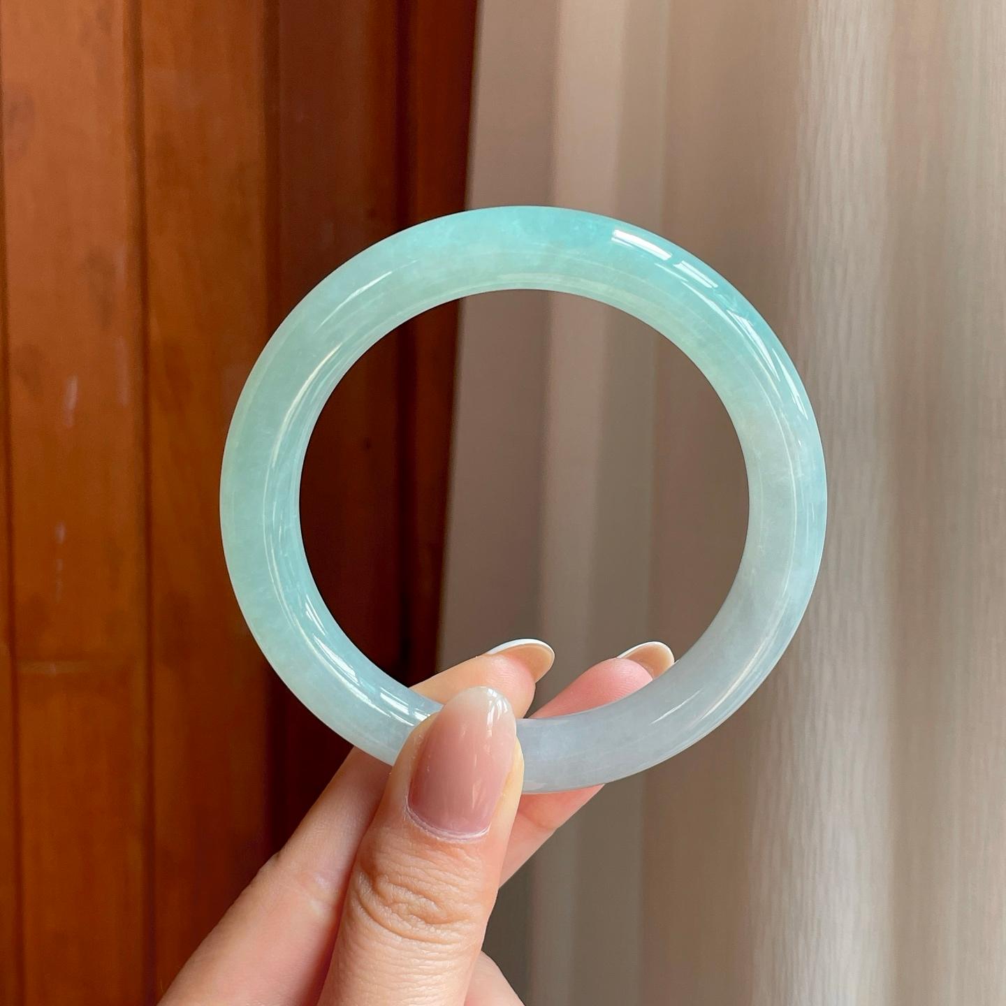冰种蓝晴底翡翠圆条手镯（57mm）（yc369213）