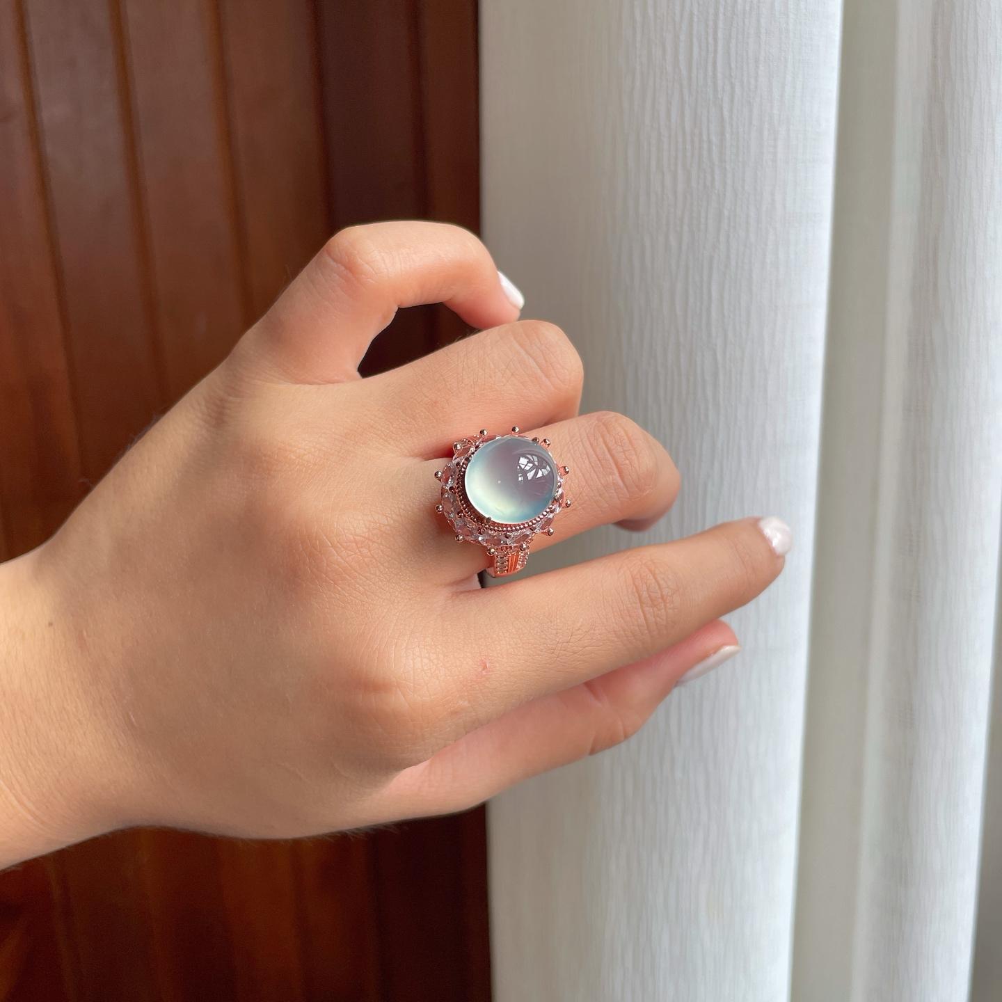 铜托冰种蓝底翡翠蛋面（yc253133）