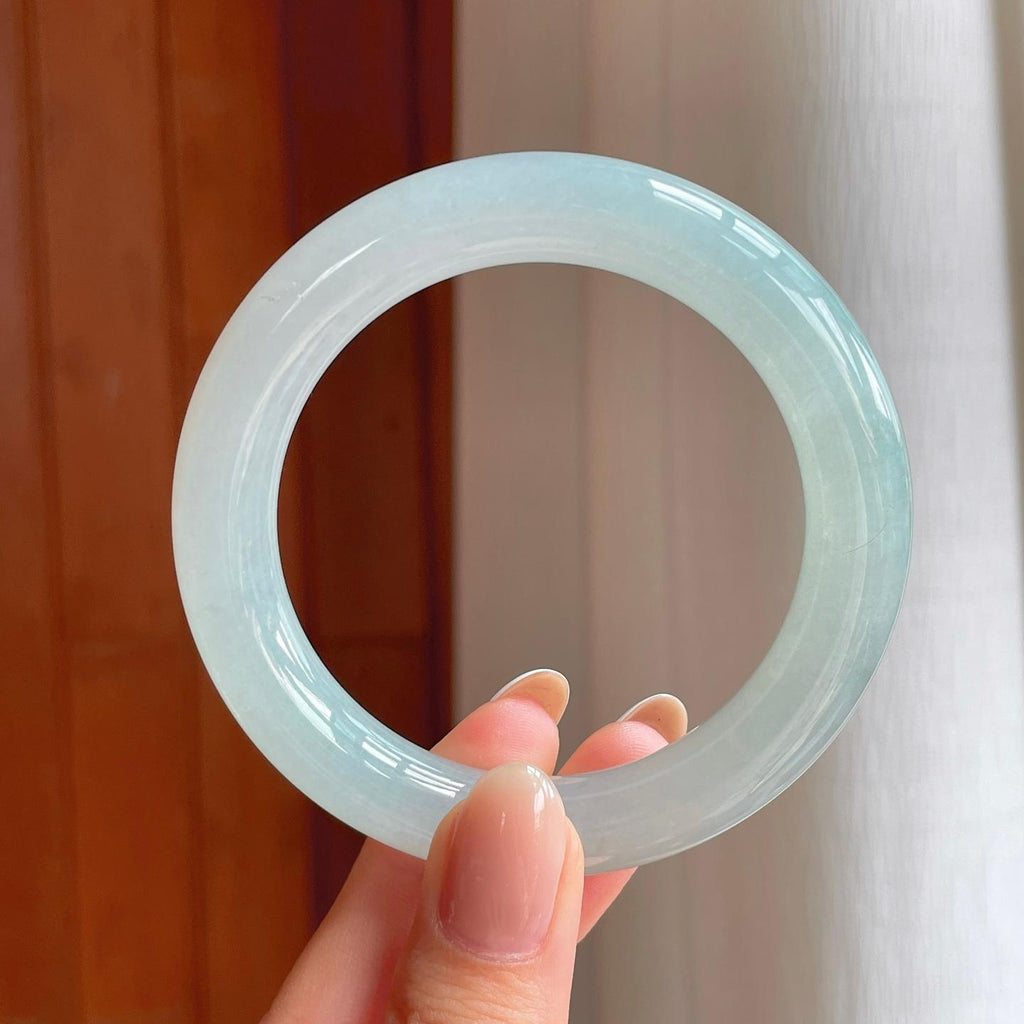 冰种晴底翡翠圆条手镯（54mm)（yc373508）