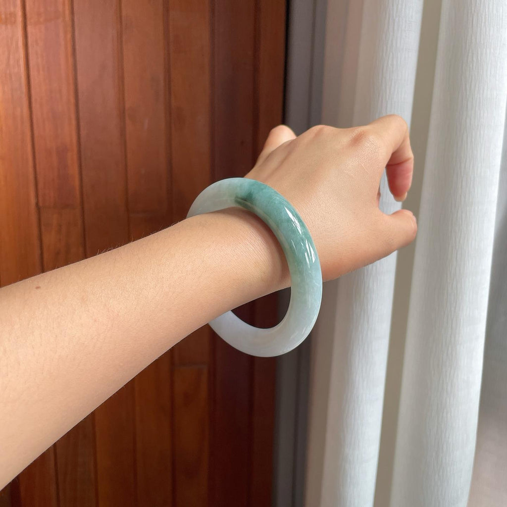 糯冰飘花翡翠圆条手镯（59mm）（yc414706）