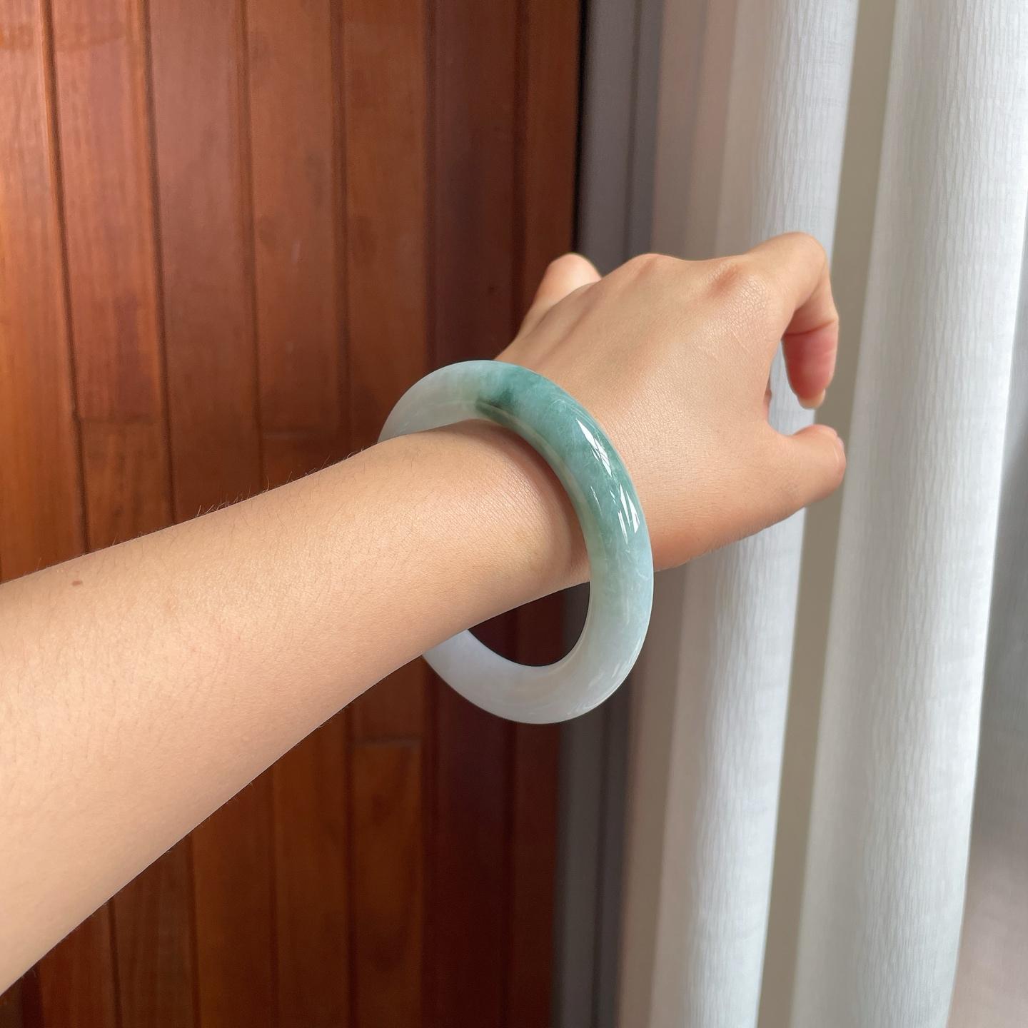 糯冰飘花翡翠圆条手镯（59mm）（yc414706）