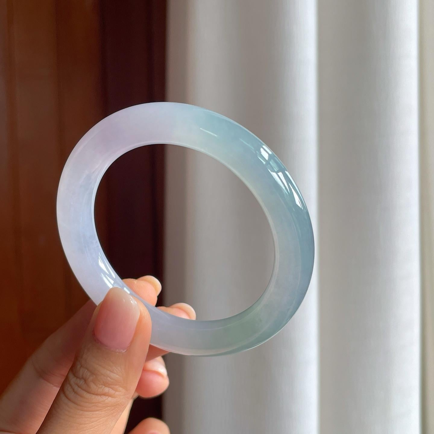 冰种春带彩翡翠圆条手镯（54mm)（yc376774）