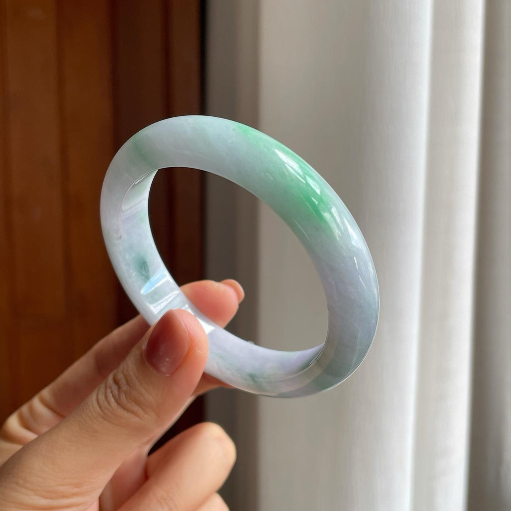 糯种飘花带色翡翠平安镯（56mm）（yc277397）