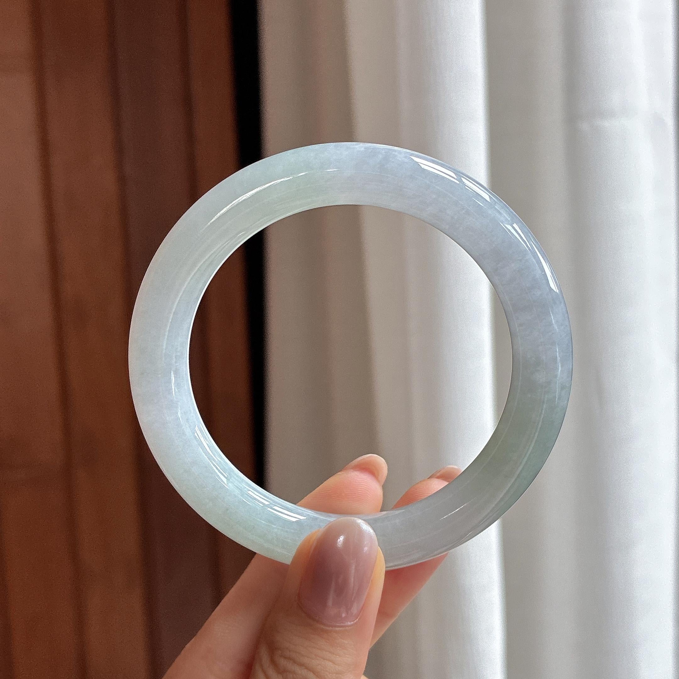细糯种淡底色圆条手镯 55圈 天然缅甸A货翡翠（yc525794）