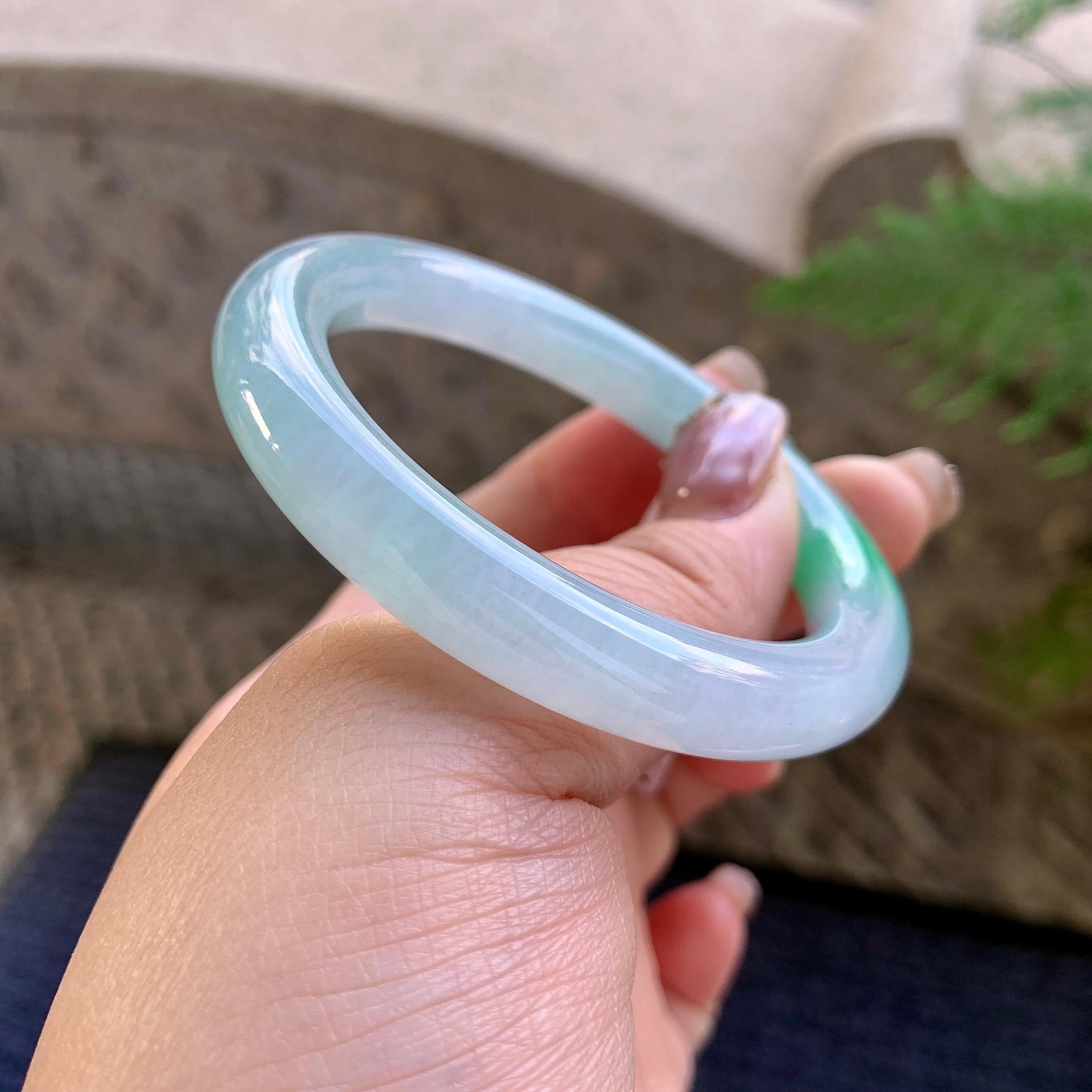 糯冰种飘绿圆条手镯（51.6mm）（yc290106）