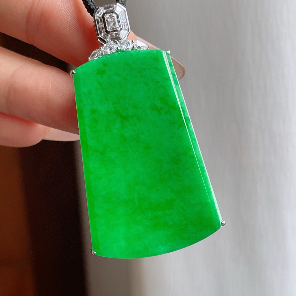 18k金镶糯冰满绿翡翠无事牌（yc233392）