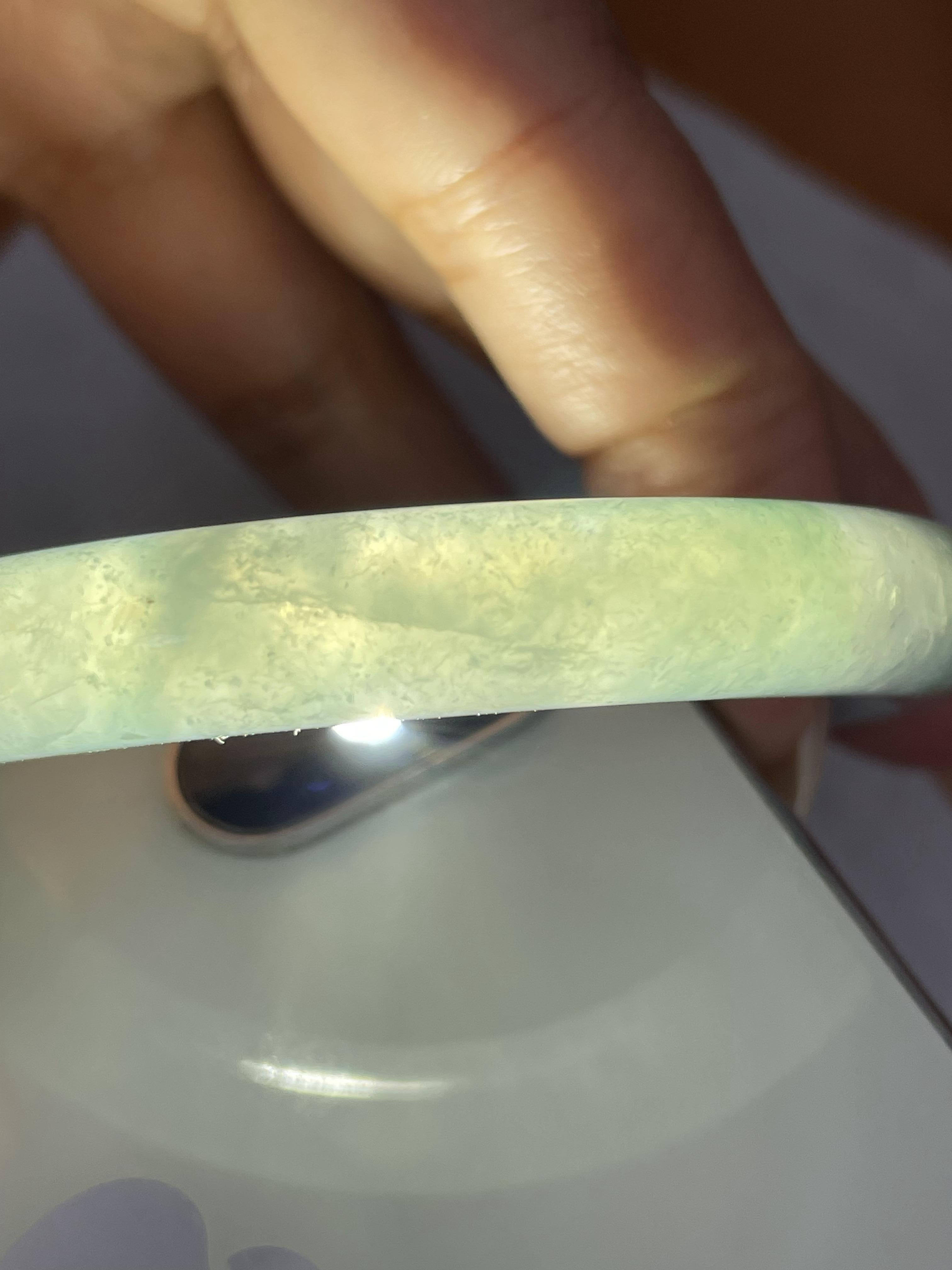 小圈口       糯冰种蓝底飘花圆条手镯52.6圈          天然缅甸A货翡翠（yc454776）