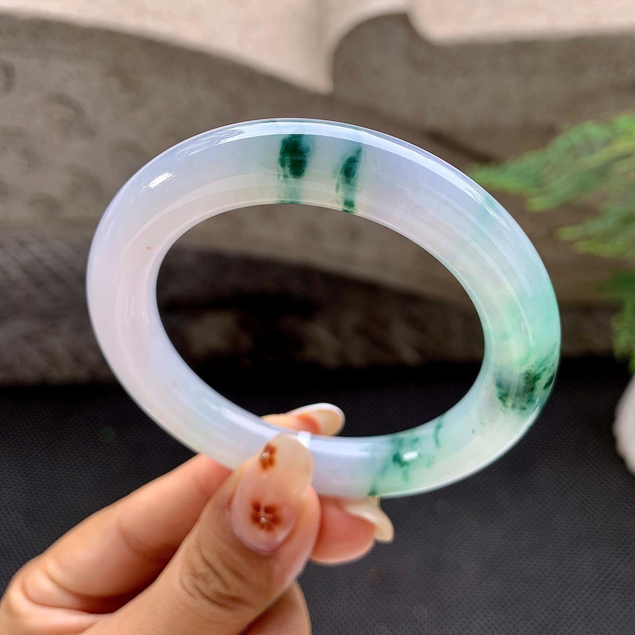 糯冰种飘绿圆条手镯（52.2mm）（yc257210）