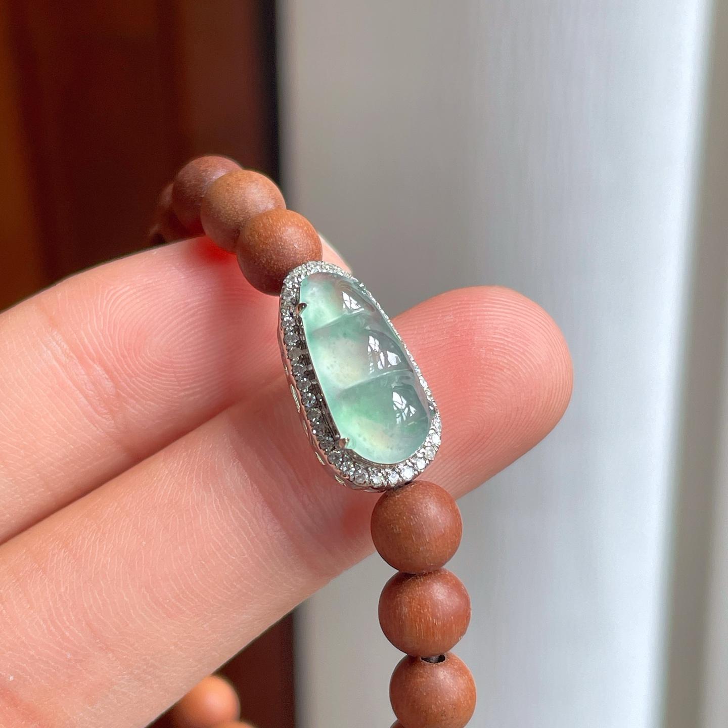 18k金钻镶冰种带底色翡翠豆子手串（yc249166）