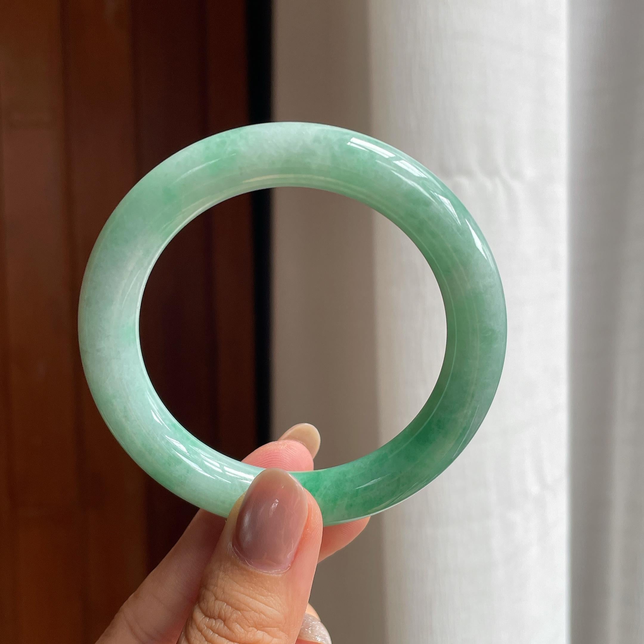糯冰带色翡翠圆条手镯55圈（yc426321）