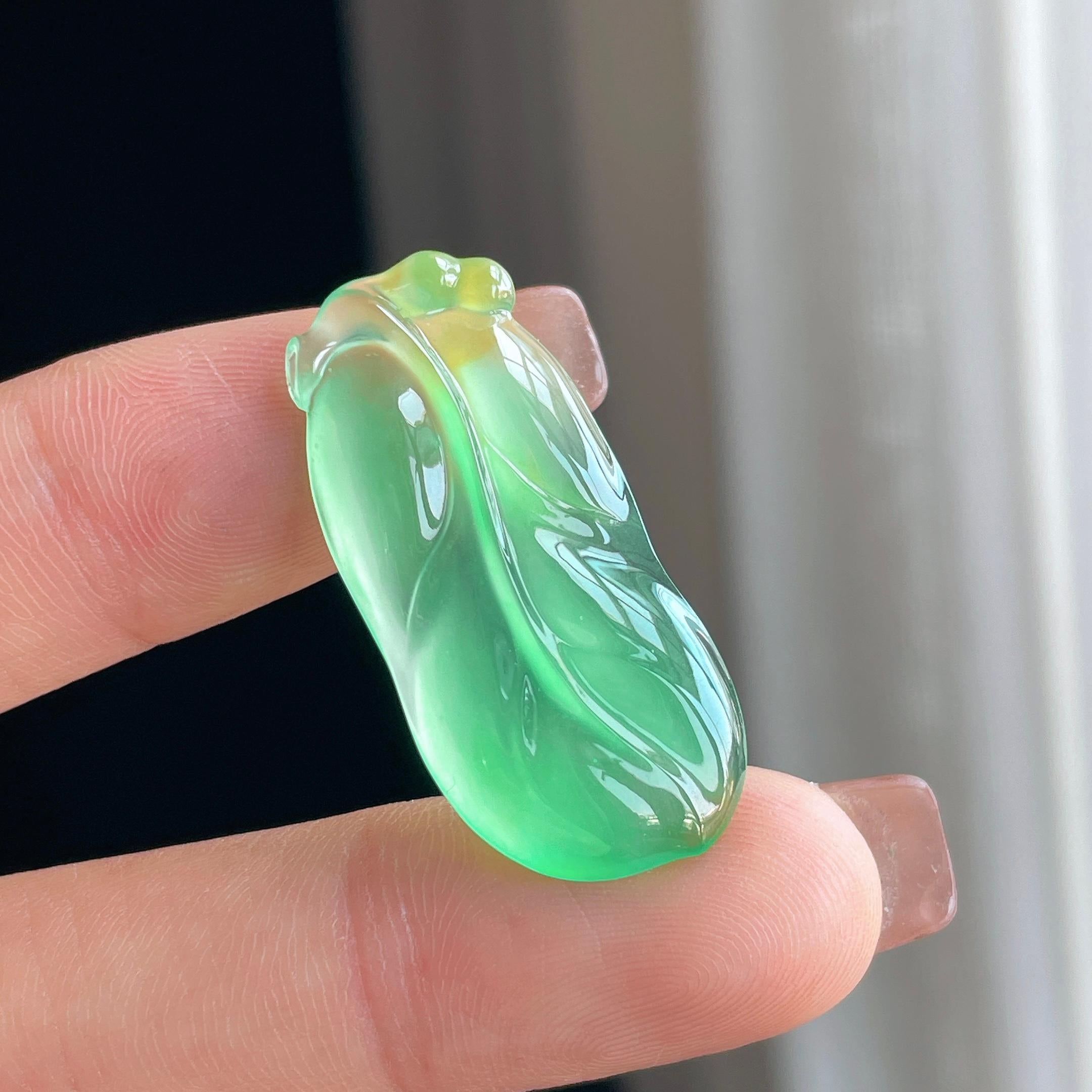 冰玻种甜甜翡翠叶子（yc361785）