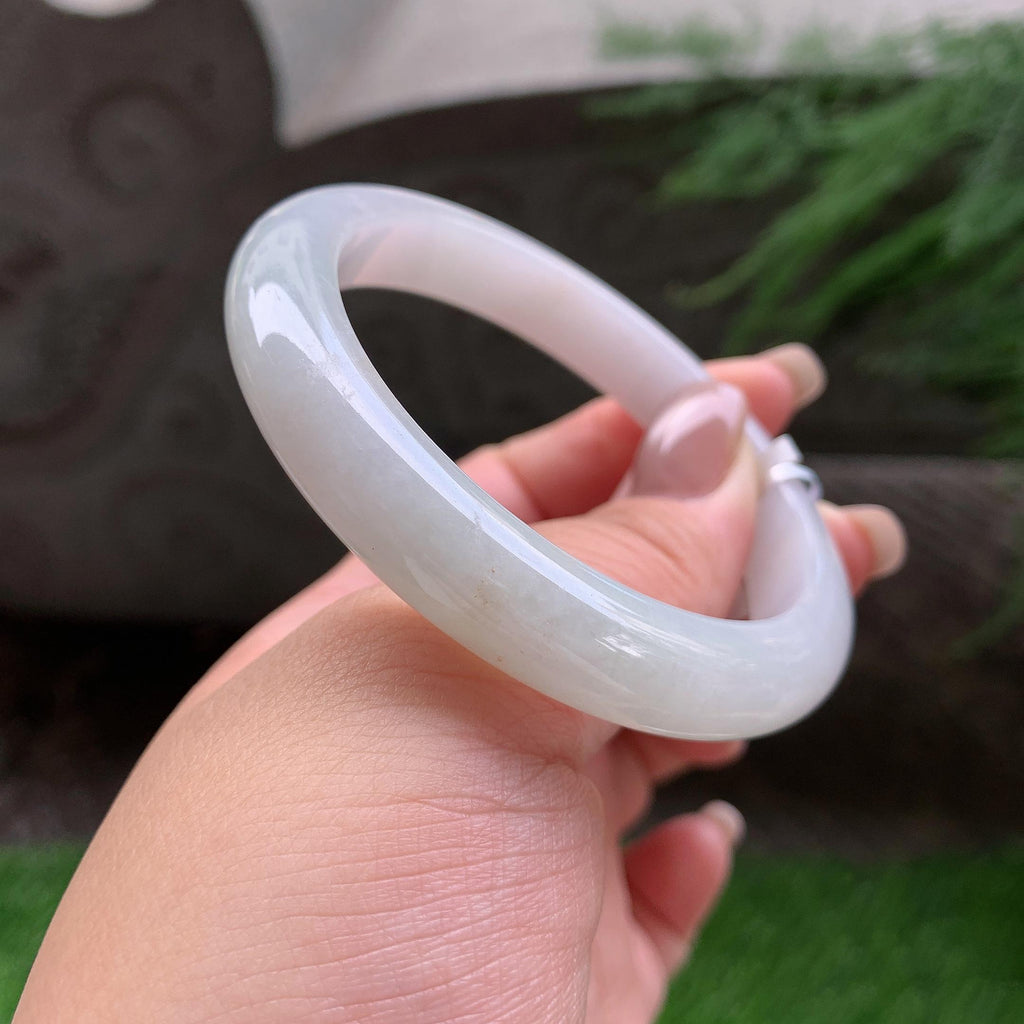糯种淡晴底正圈平安镯  57.2圈口  天然缅甸A货翡翠（yc407871）