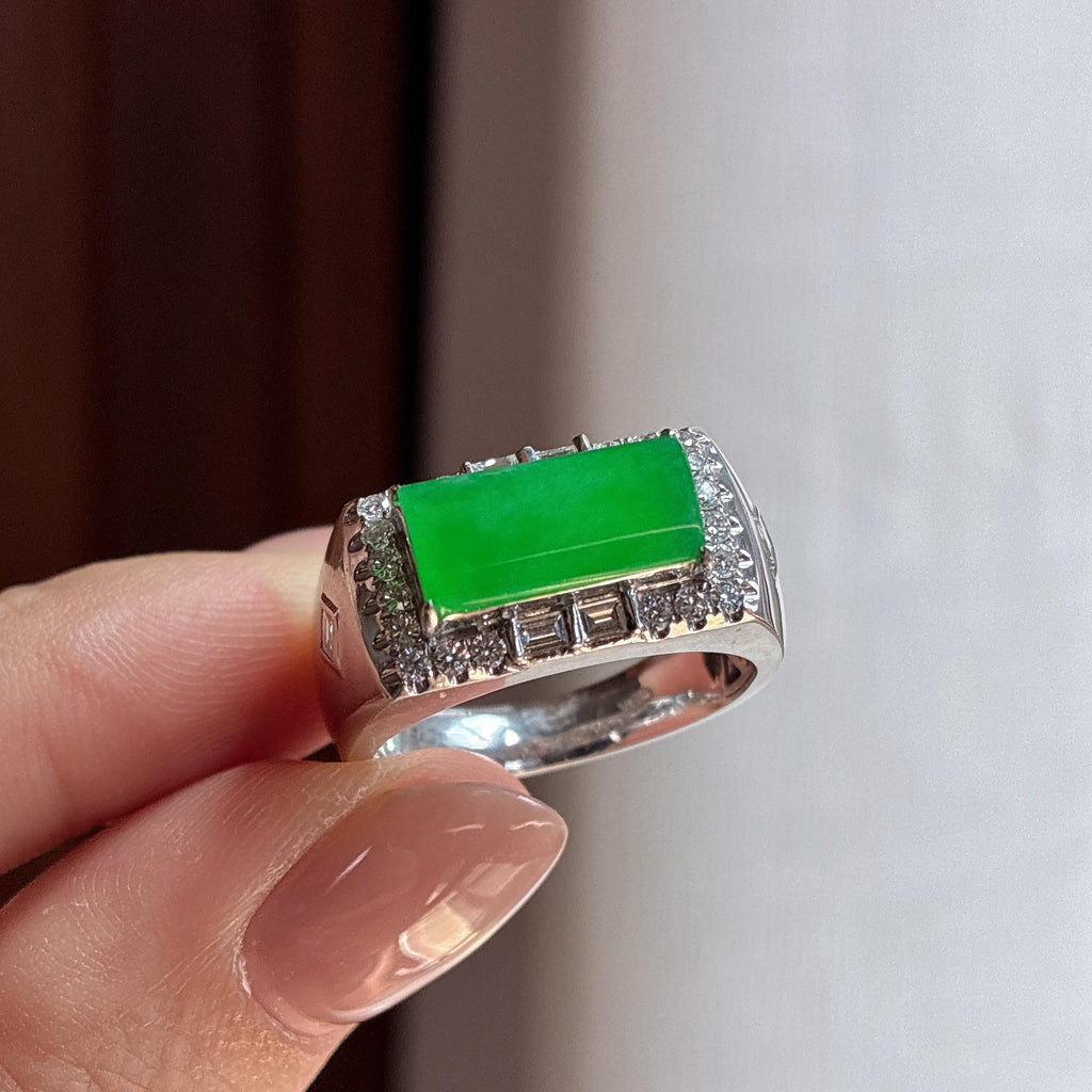 18k金镶冰种果绿马鞍戒指 天然缅甸A货翡翠（yc480901）