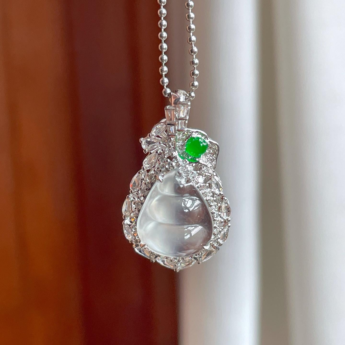 18k金镶镶玻璃种无色翡翠豆子（yc246190）