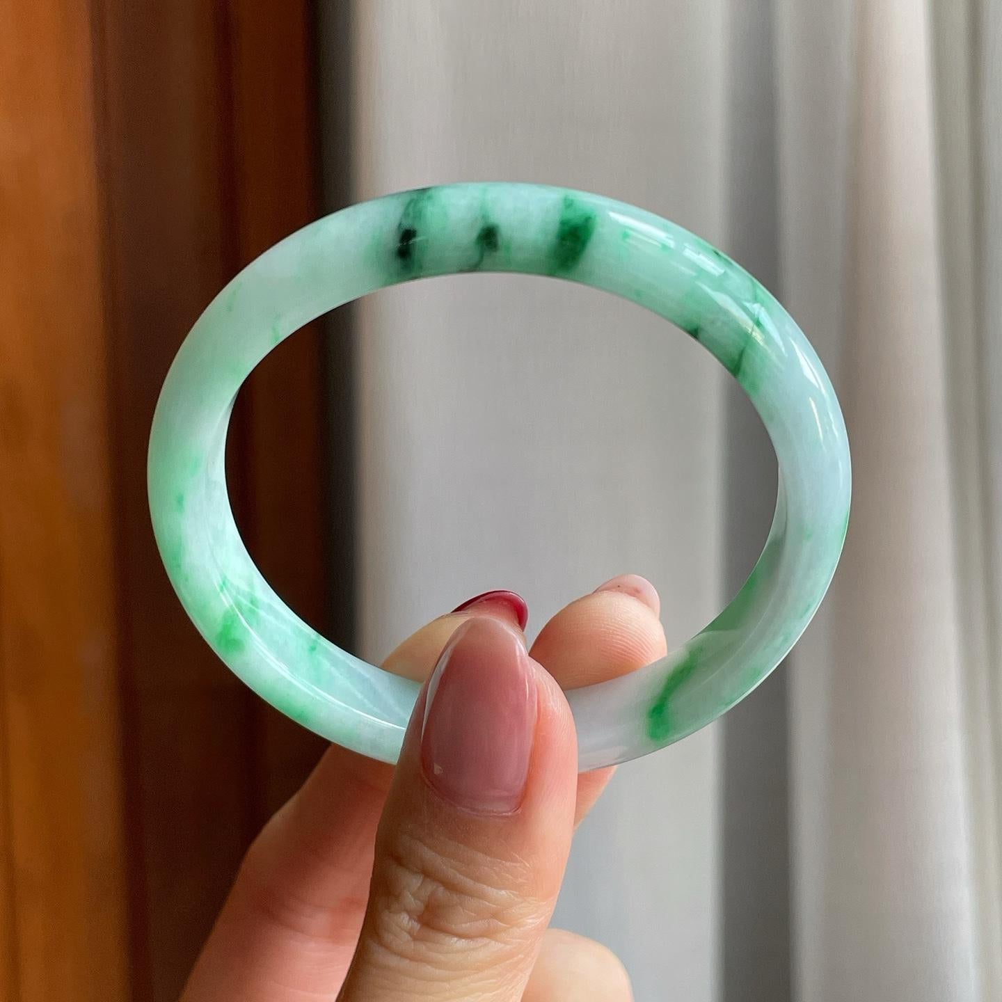 糯冰飘花翡翠贵妃镯（53.3mm）（yc303106）