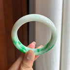 糯冰飘辣绿翡翠平安镯 53圈（yc434861）
