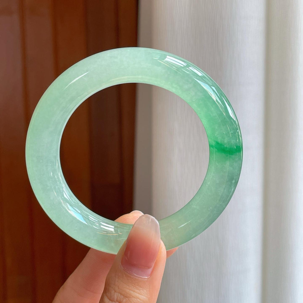 冰种飘绿花翡翠圆条手镯（54.5mm）（yc329510）