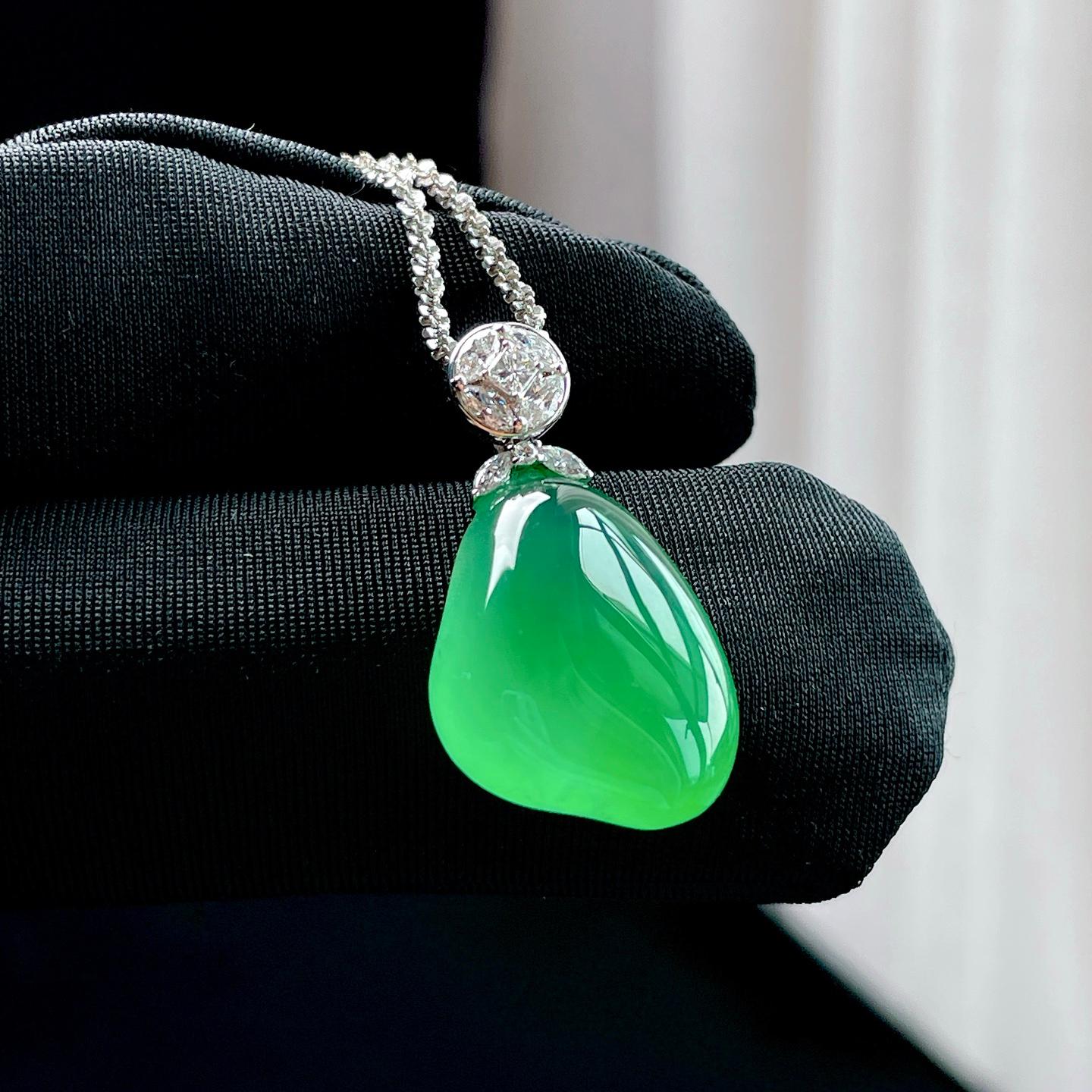 18k金钻镶冰种甜阳绿翡翠吊坠（yc349439）