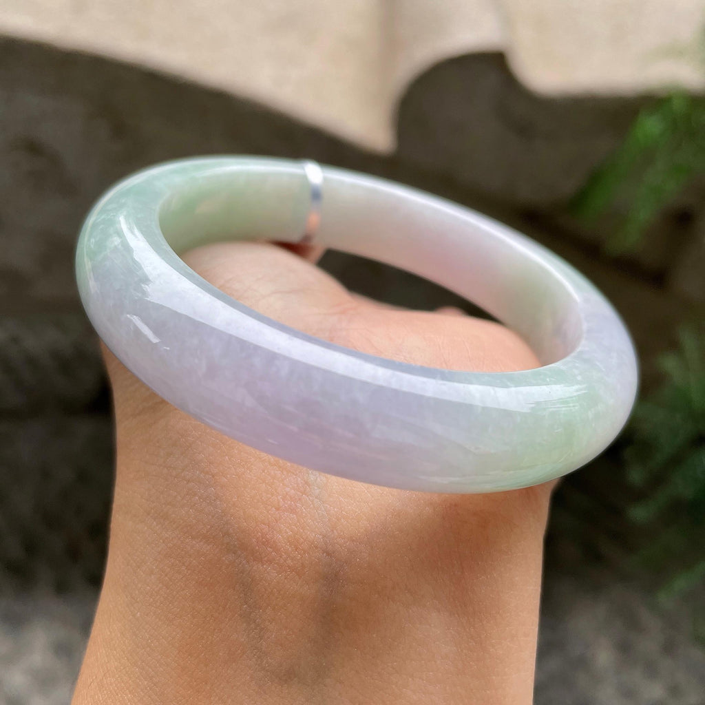 糯种春彩正圈平安镯56.2圈        天然缅甸A货翡翠（yc392735）