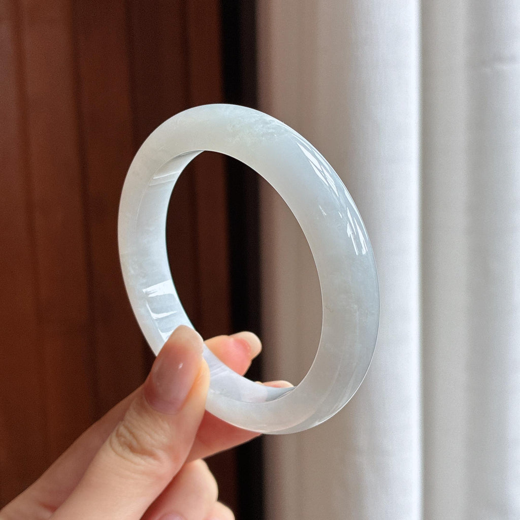 Vòng tay tròn Bình An ngọc phỉ thúy hạt mịn trăng trắng 56 vòng Ngọc phỉ thúy A Miến Điện tự nhiên (yc450381)