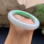 细糯种飘绿圆条手镯（56.7mm）