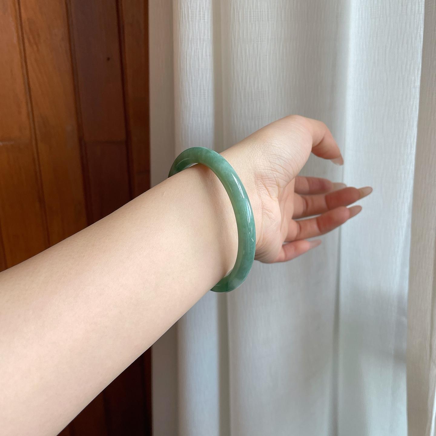 细糯冰带色翡翠美人条手镯（59mm）（yc282503）