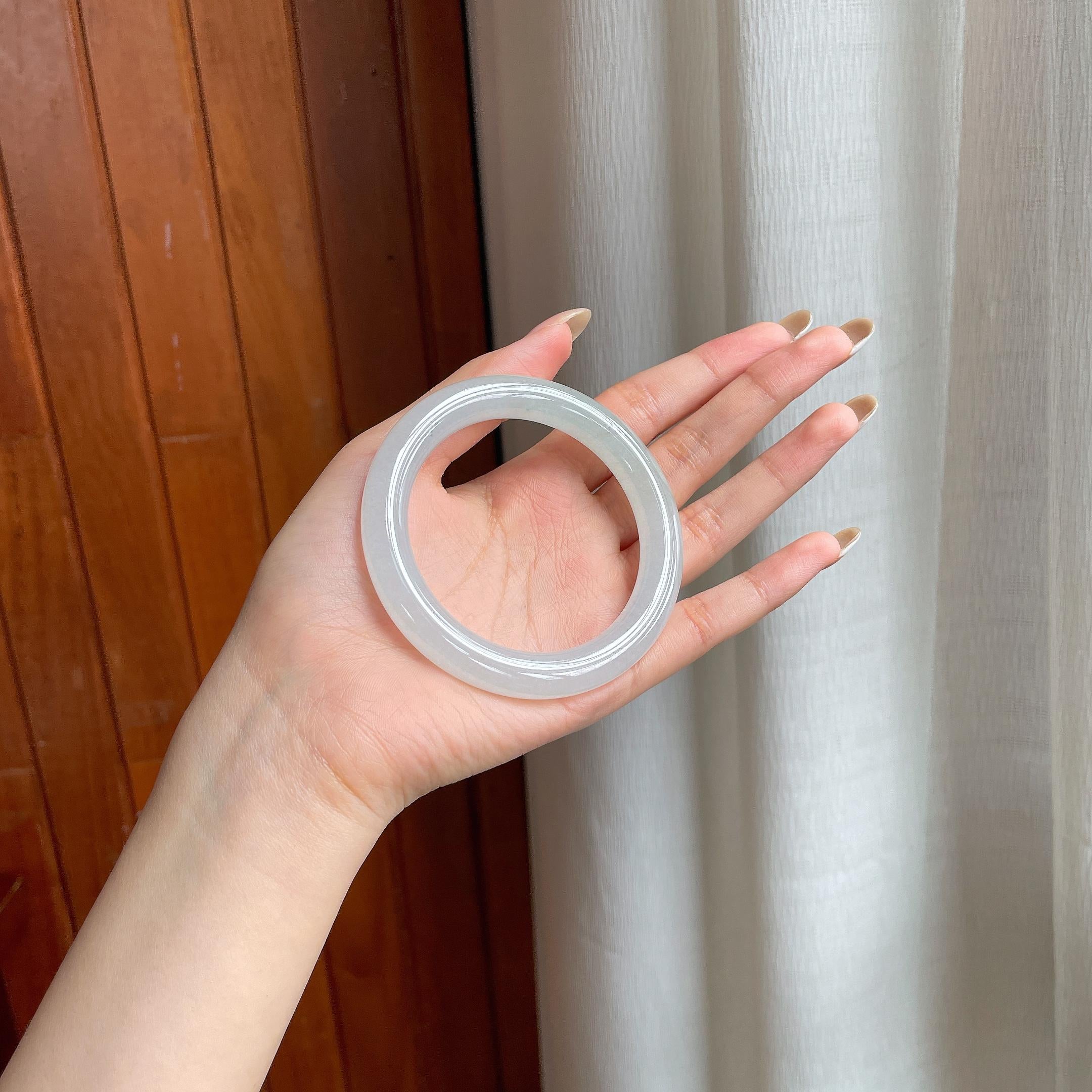 糯冰白月光翡翠圆条手镯（56mm)（yc406770）