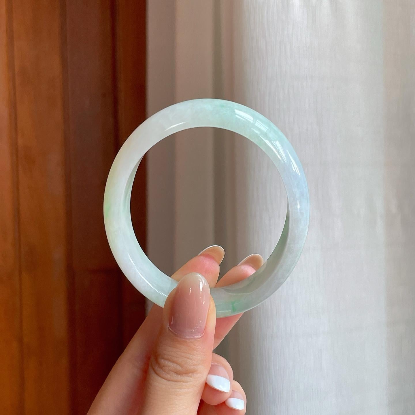 糯冰飘花翡翠贵妃镯（56mm)（yc374701）
