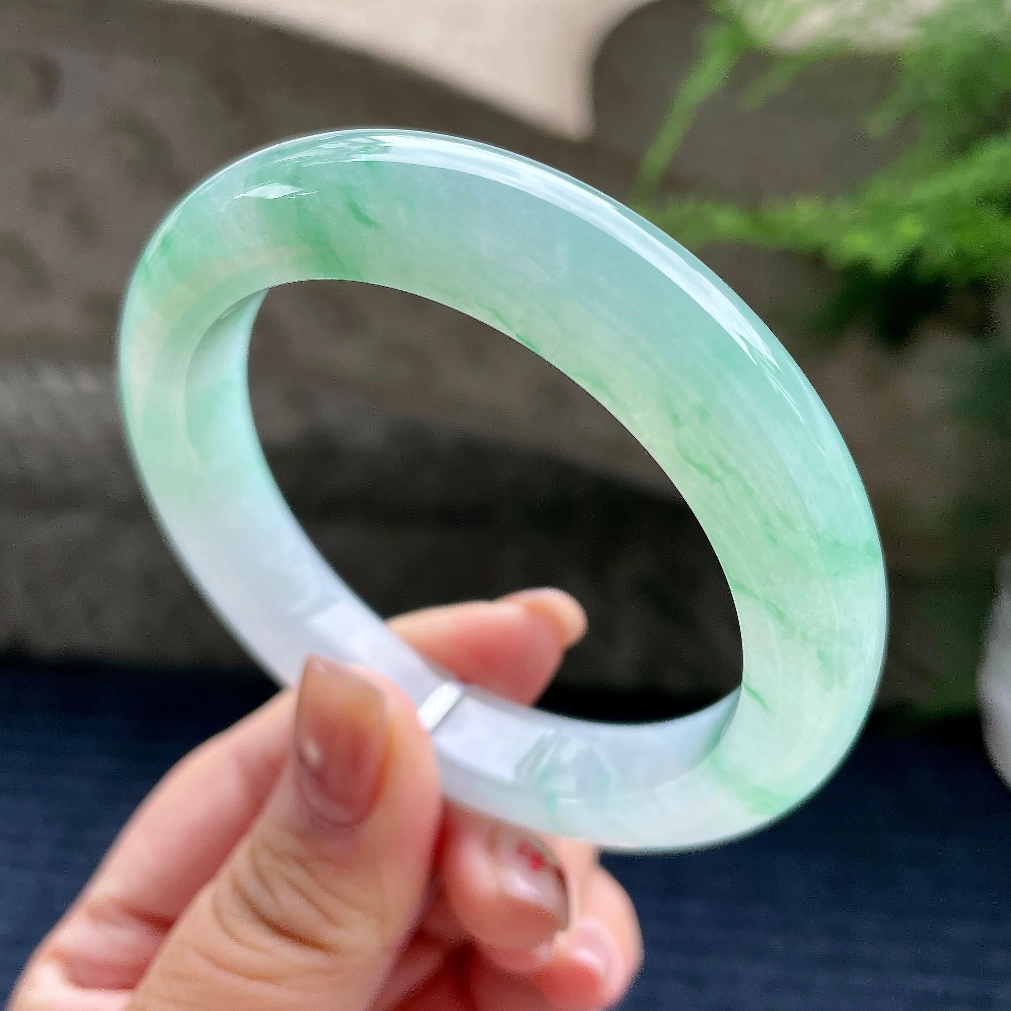 大圈口糯冰种飘绿花正圈平安镯58圈口  天然缅甸A货翡翠（yc350660）